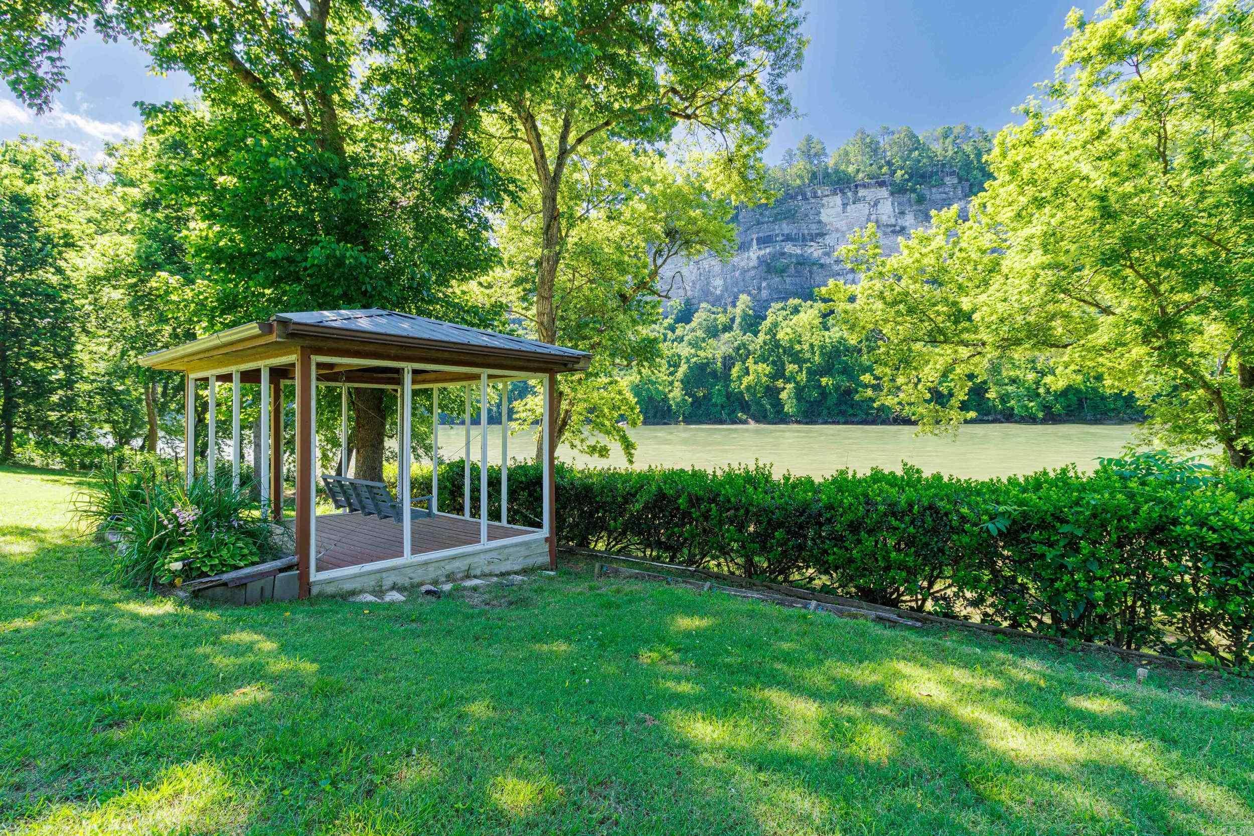 3582 Riverview  Norfork, AR