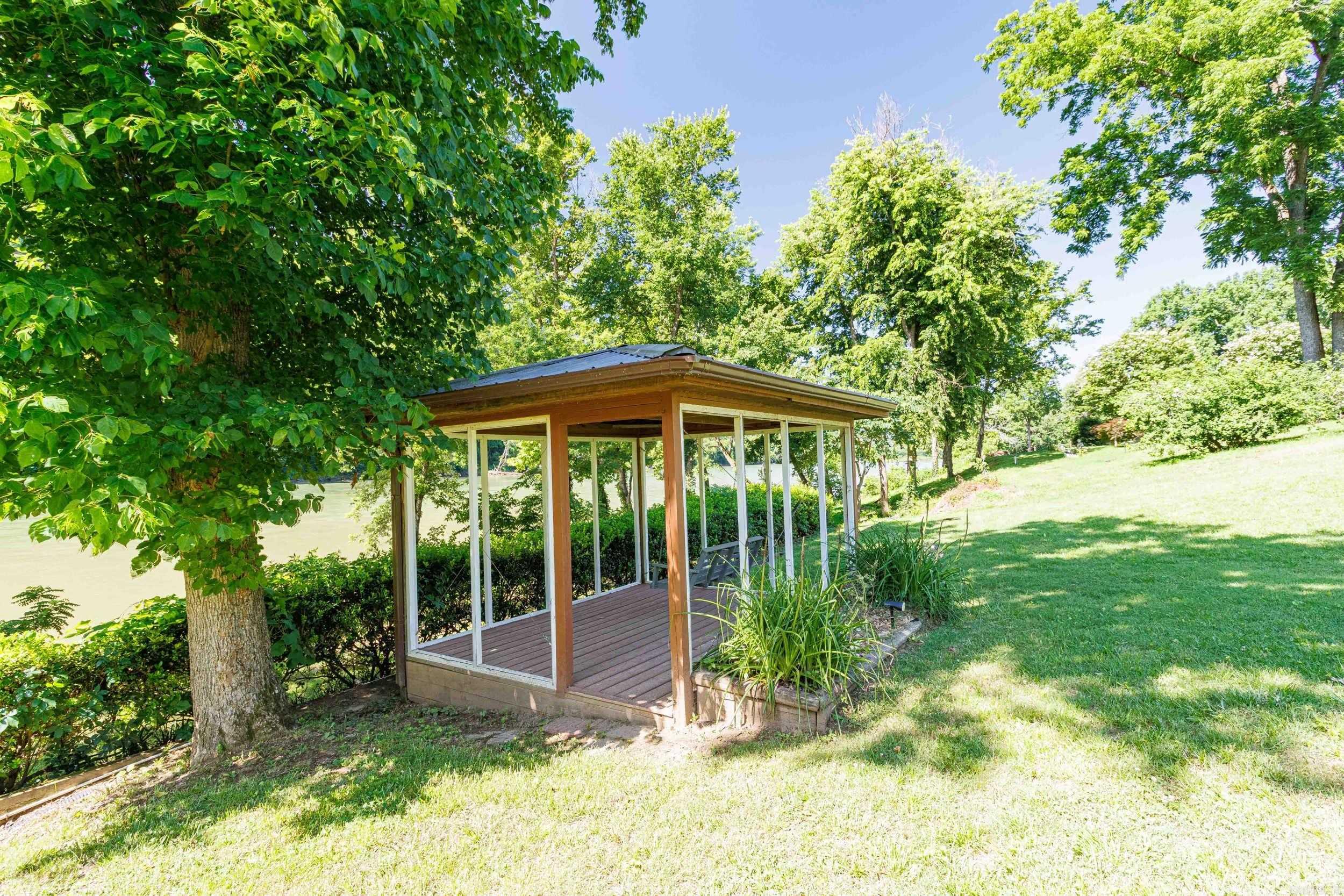 3582 Riverview  Norfork, AR