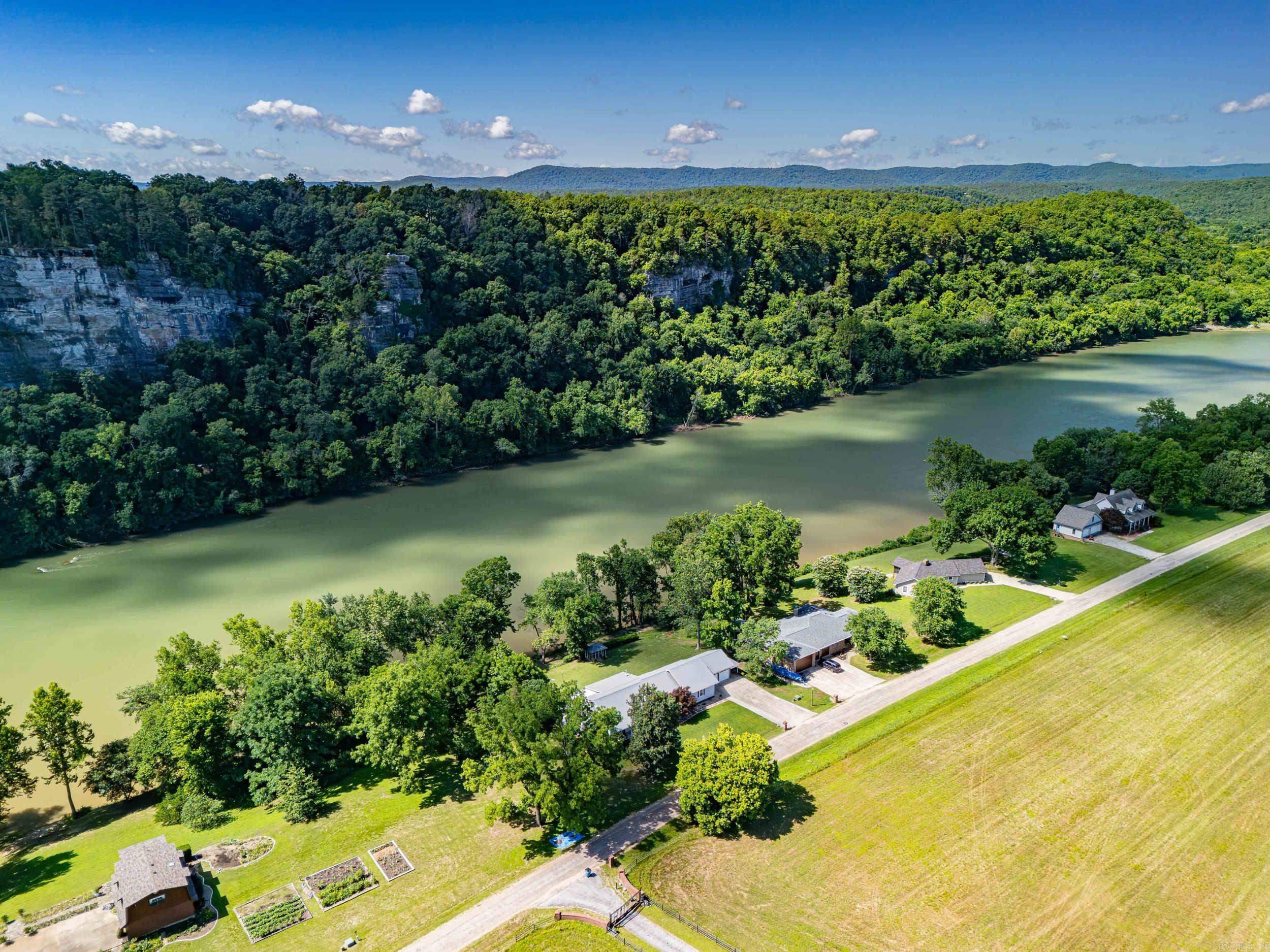 3582 Riverview  Norfork, AR