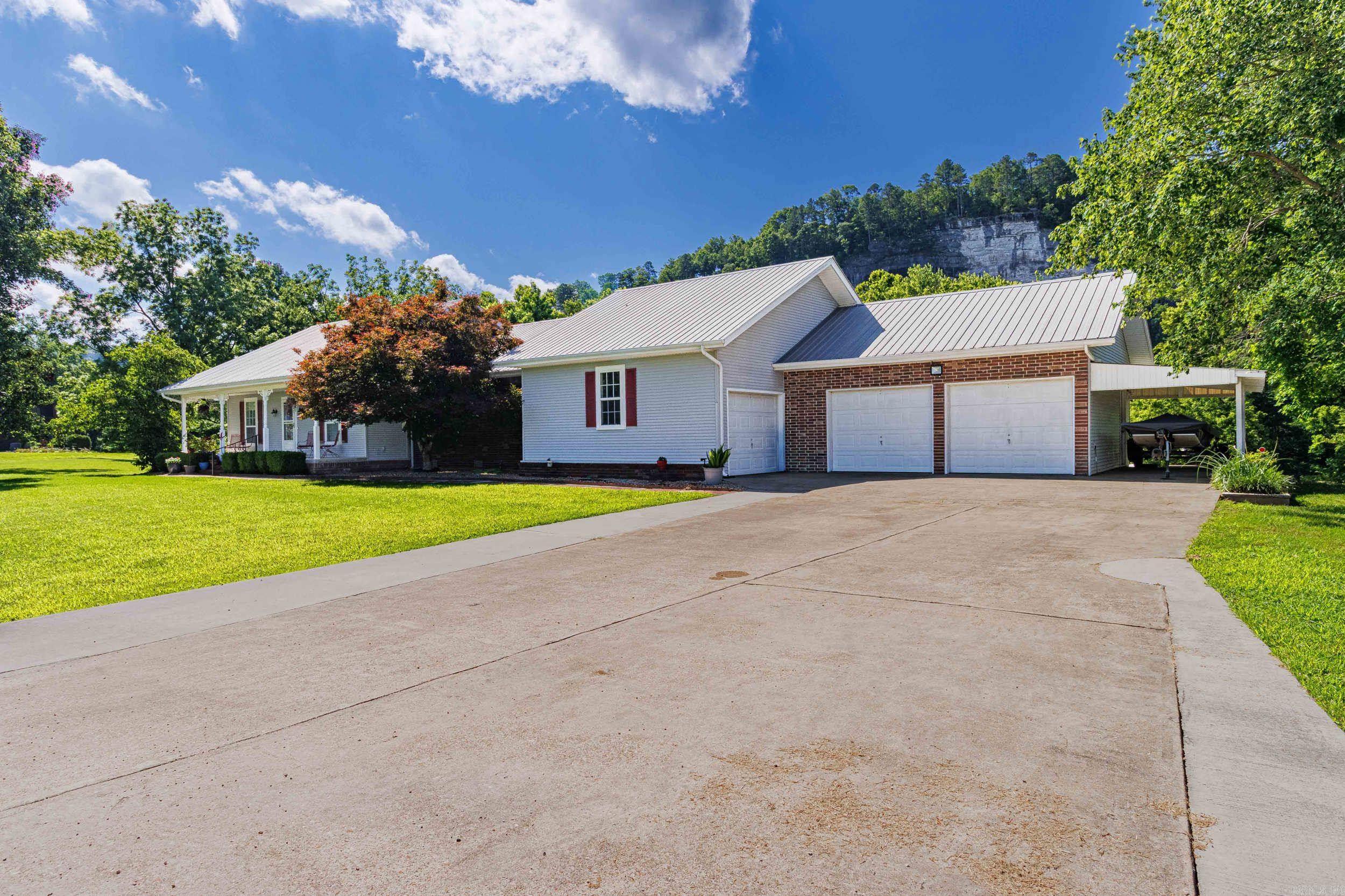 3582 Riverview  Norfork, AR