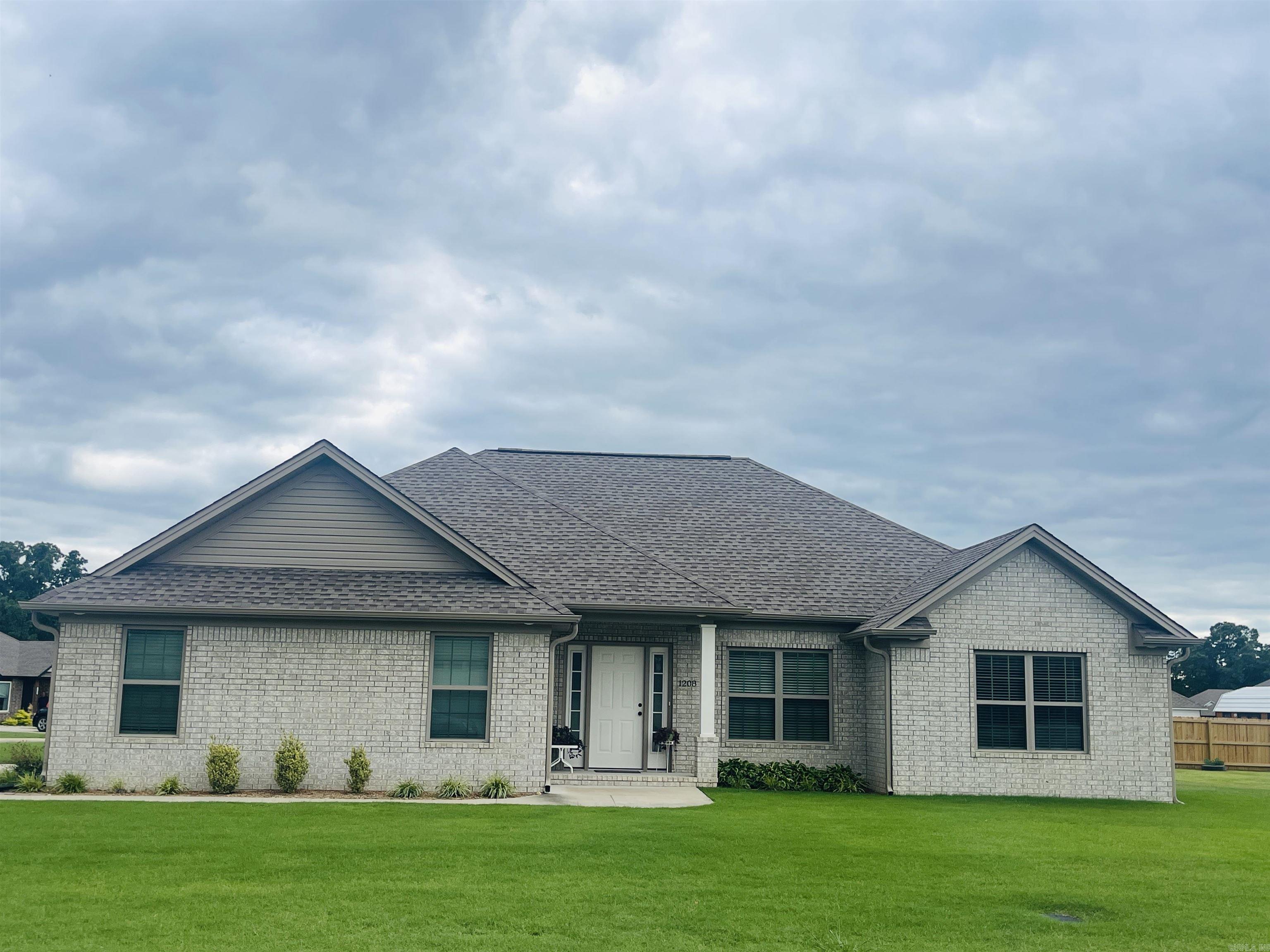 1208 Ridgefield Circle  Searcy, AR