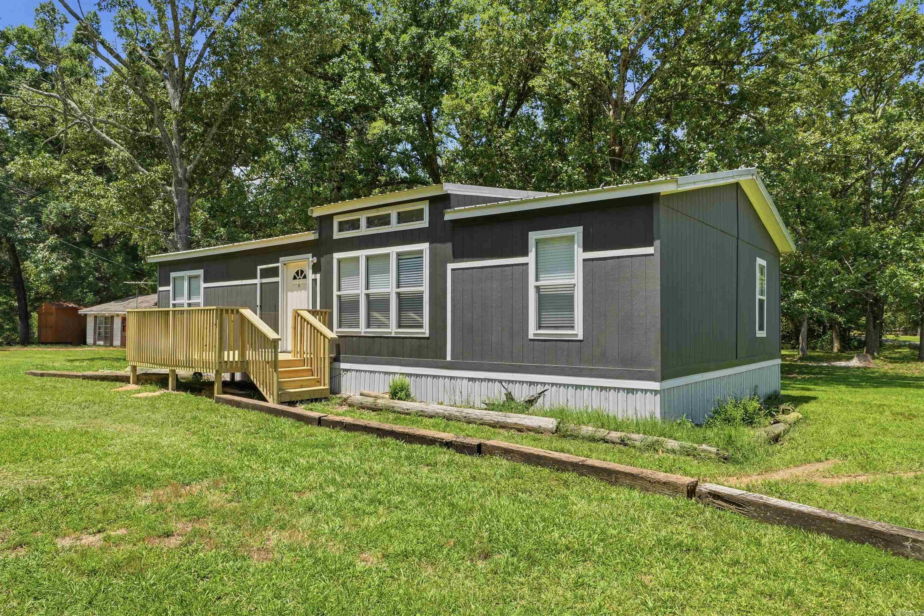 7612 Old Warren  Pine Bluff, AR