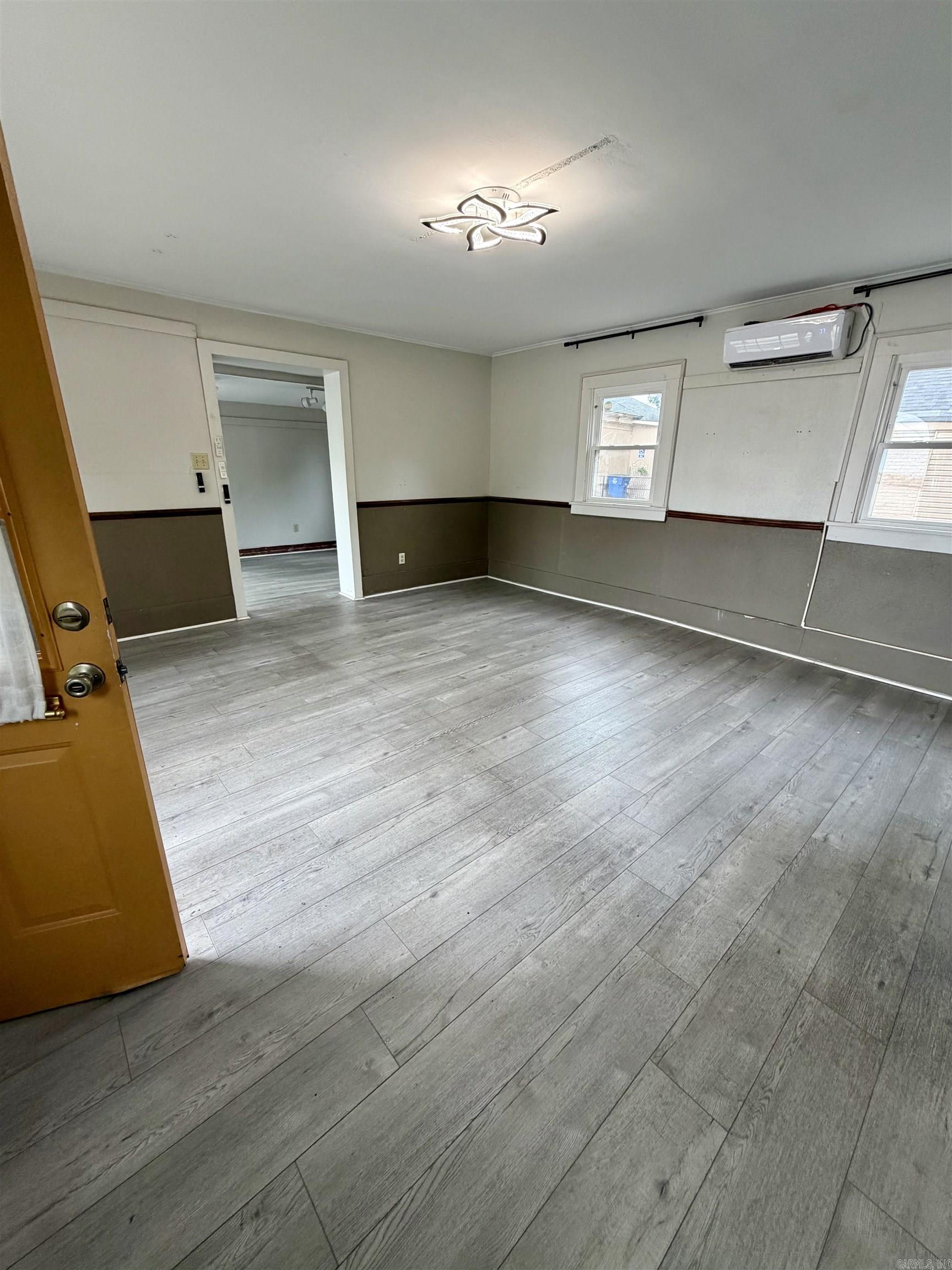 100 W B  North Little Rock, AR