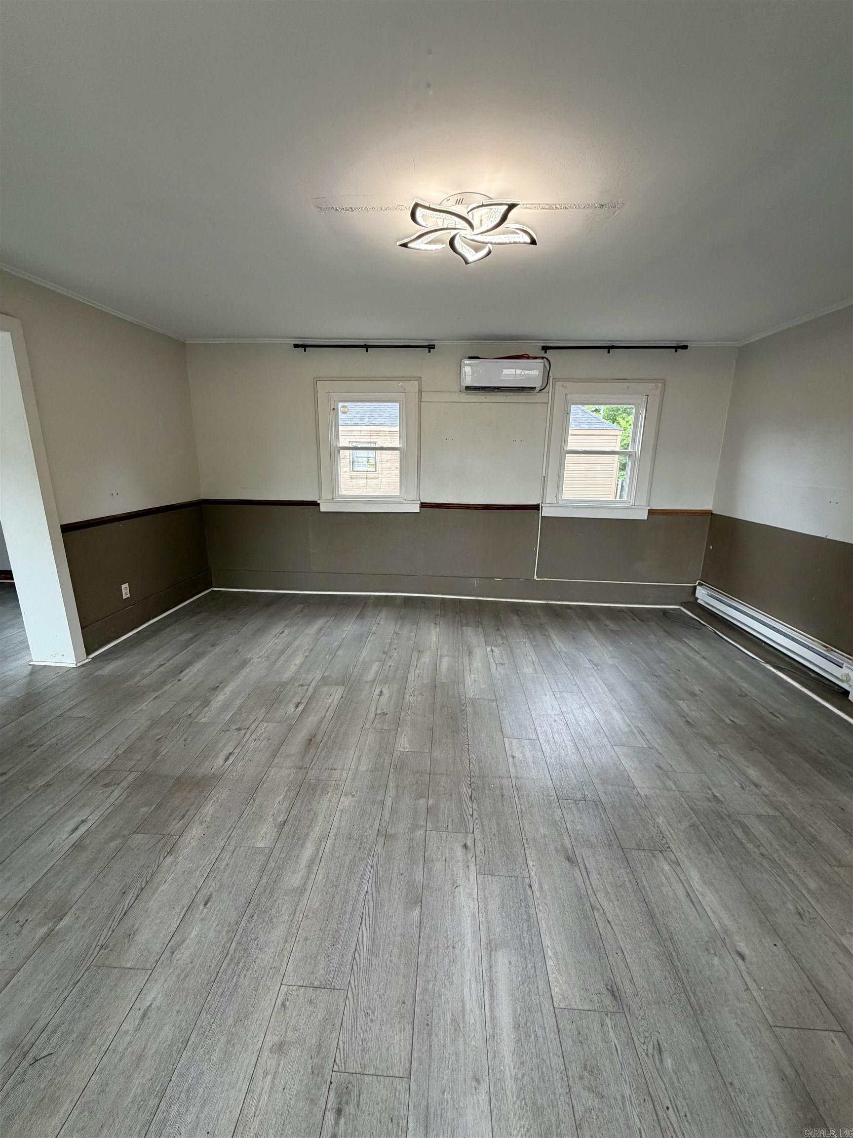 100 W B  North Little Rock, AR