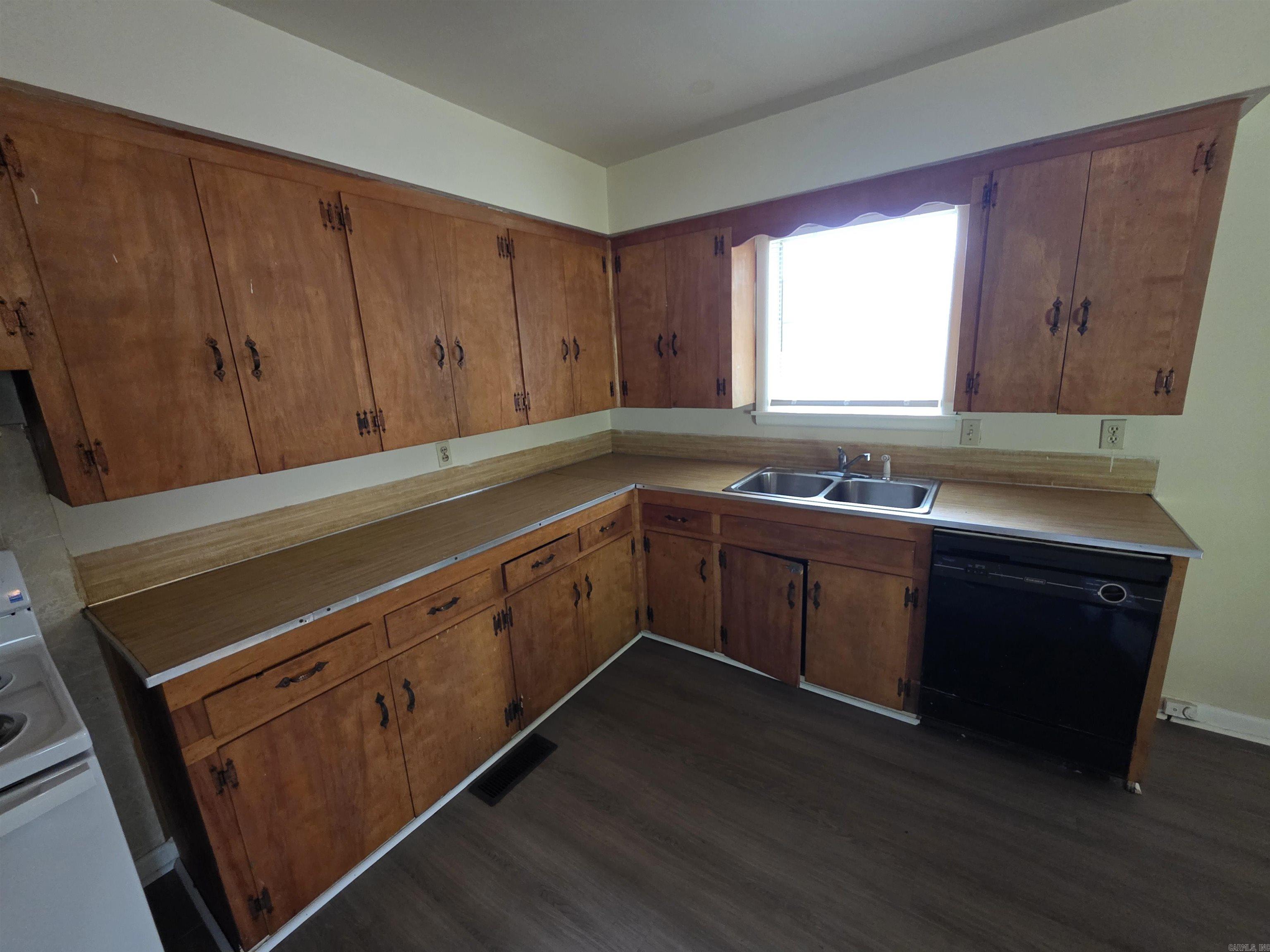 7524 Shady Grove  Little Rock, AR