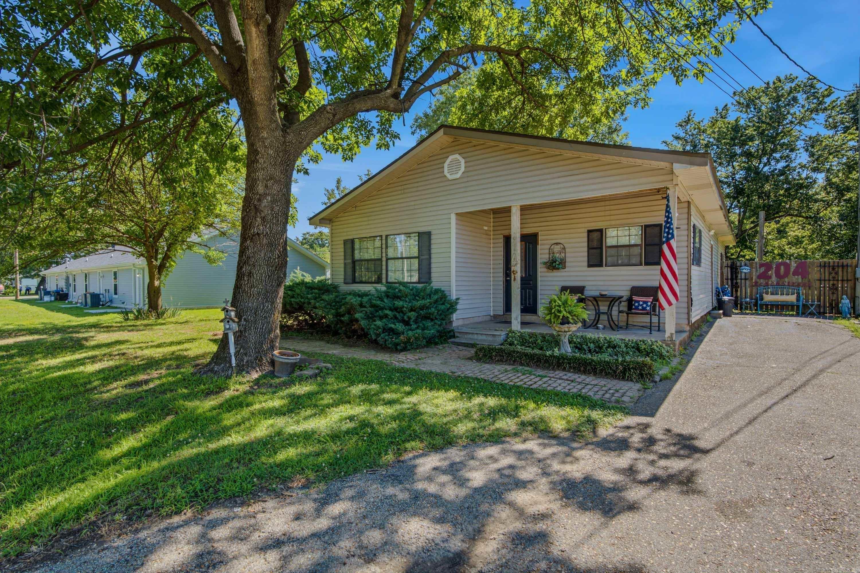 204 Peach  Harrisburg, AR