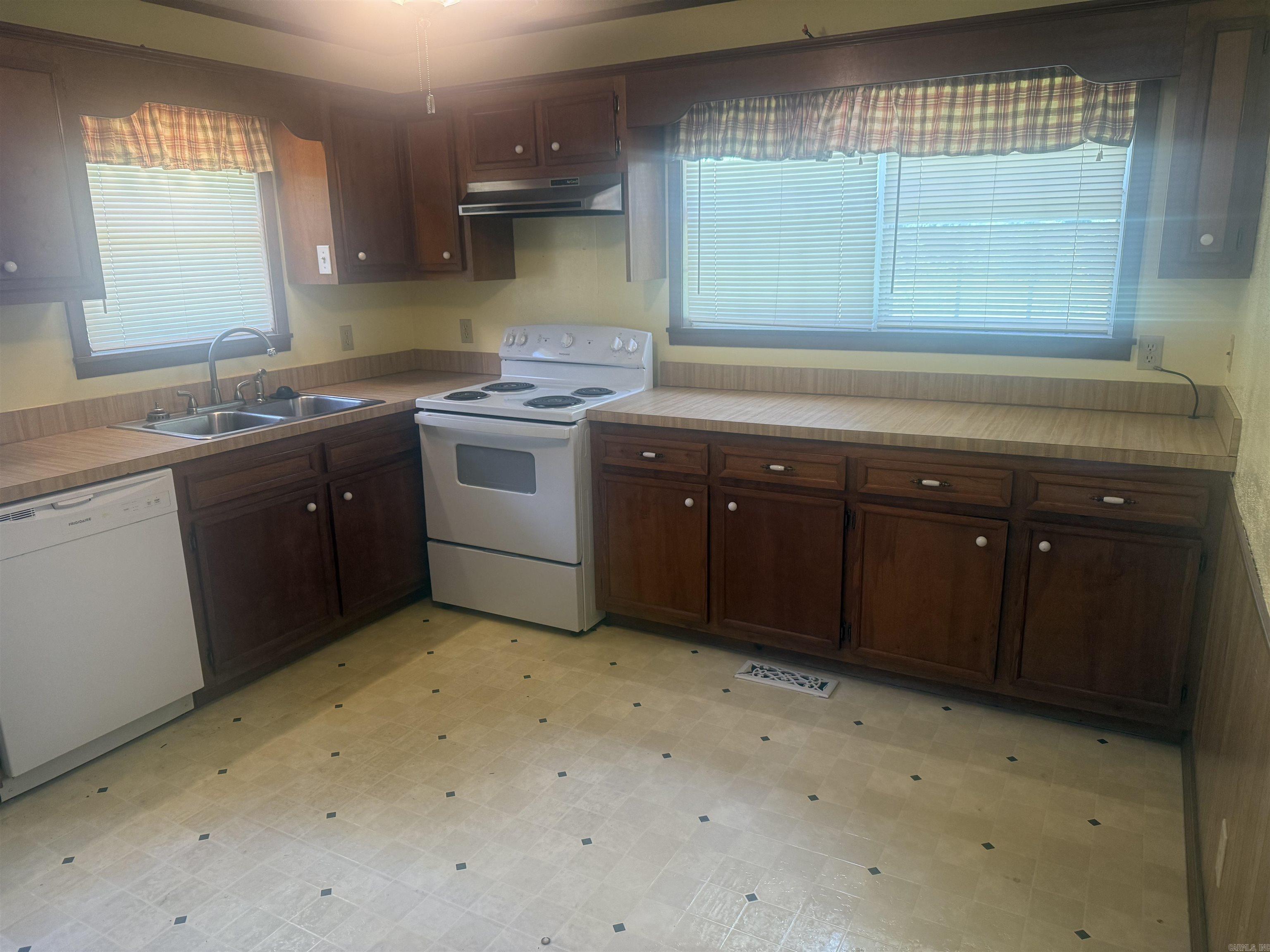 245 Berry  Concord, AR