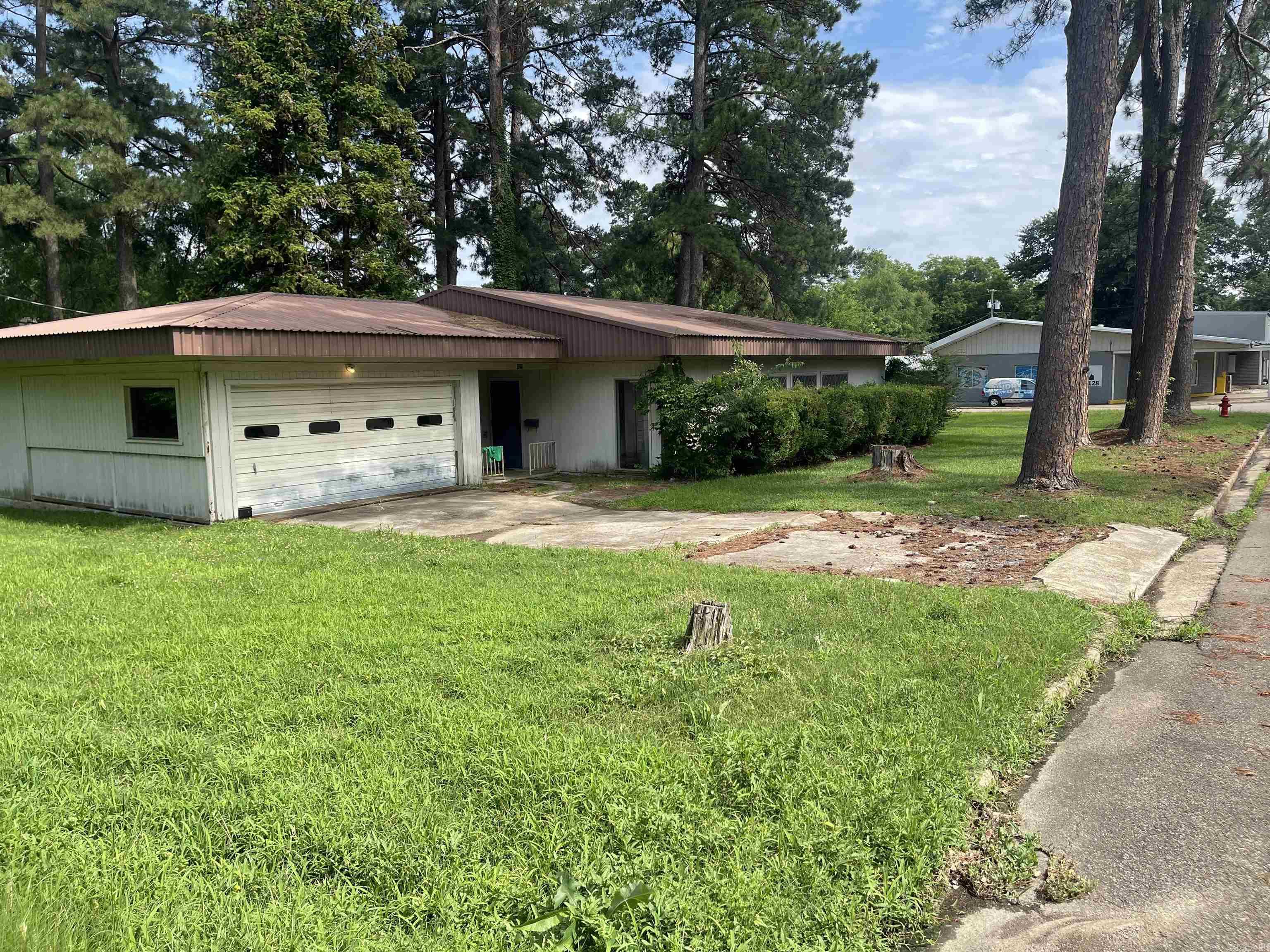 121 S Seventh  De Queen, AR
