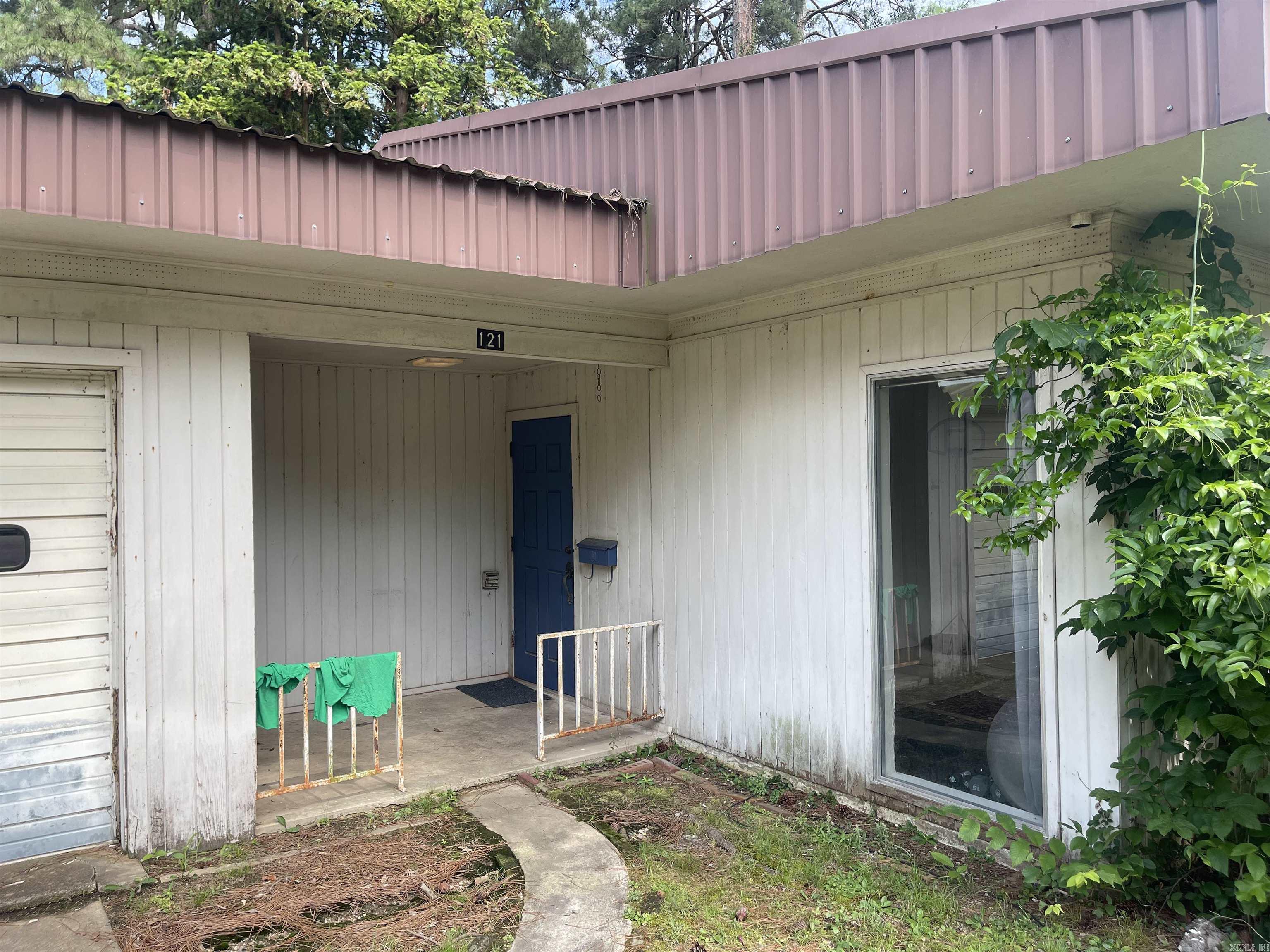 121 S Seventh  De Queen, AR
