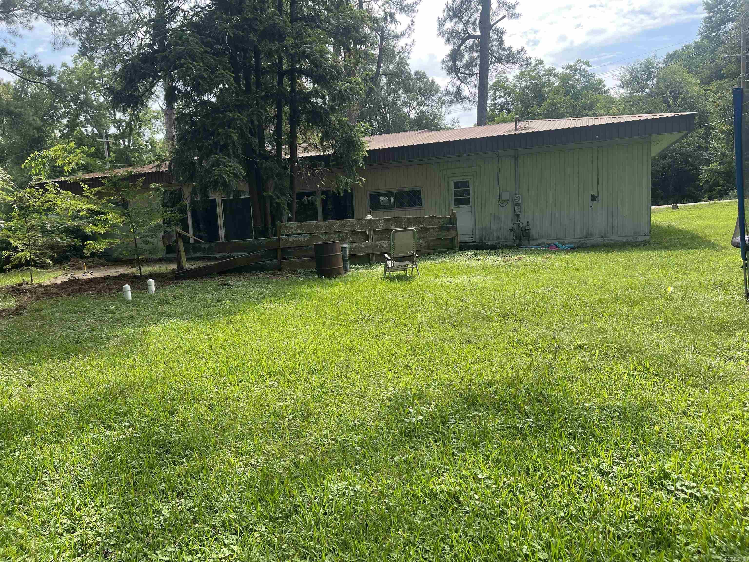 121 S Seventh  De Queen, AR