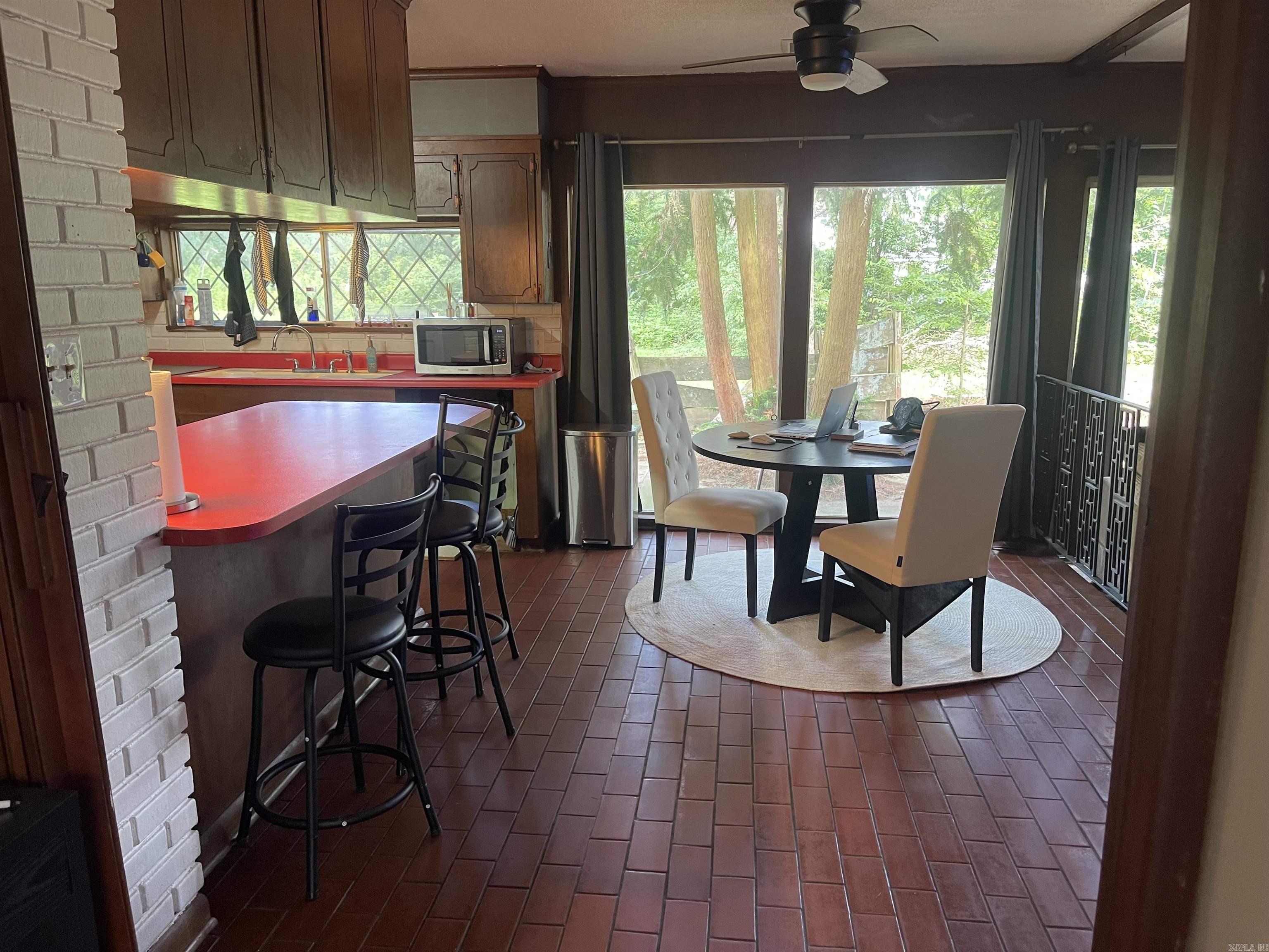 121 S Seventh  De Queen, AR