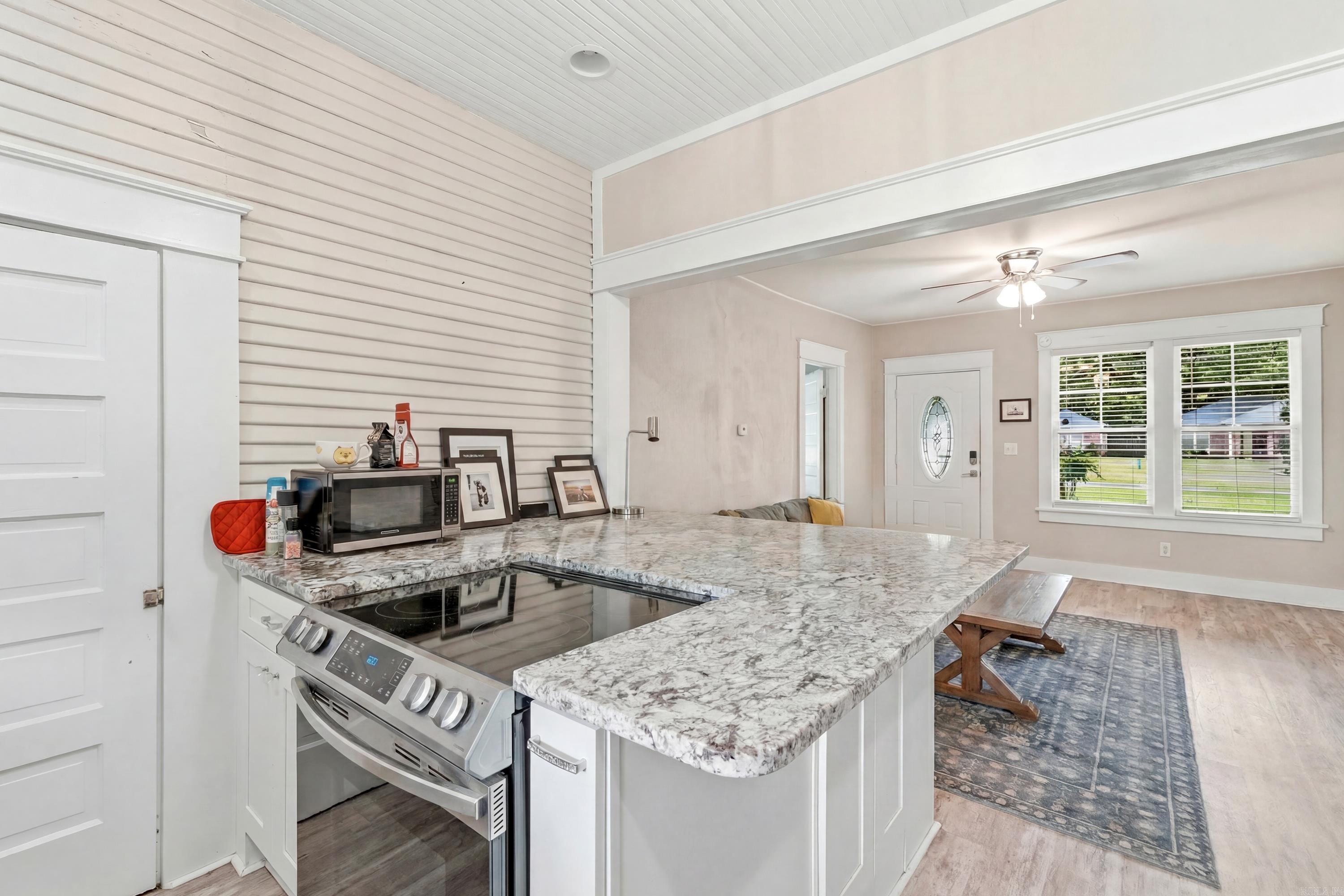 1917 College Avenue Conway, AR 72034