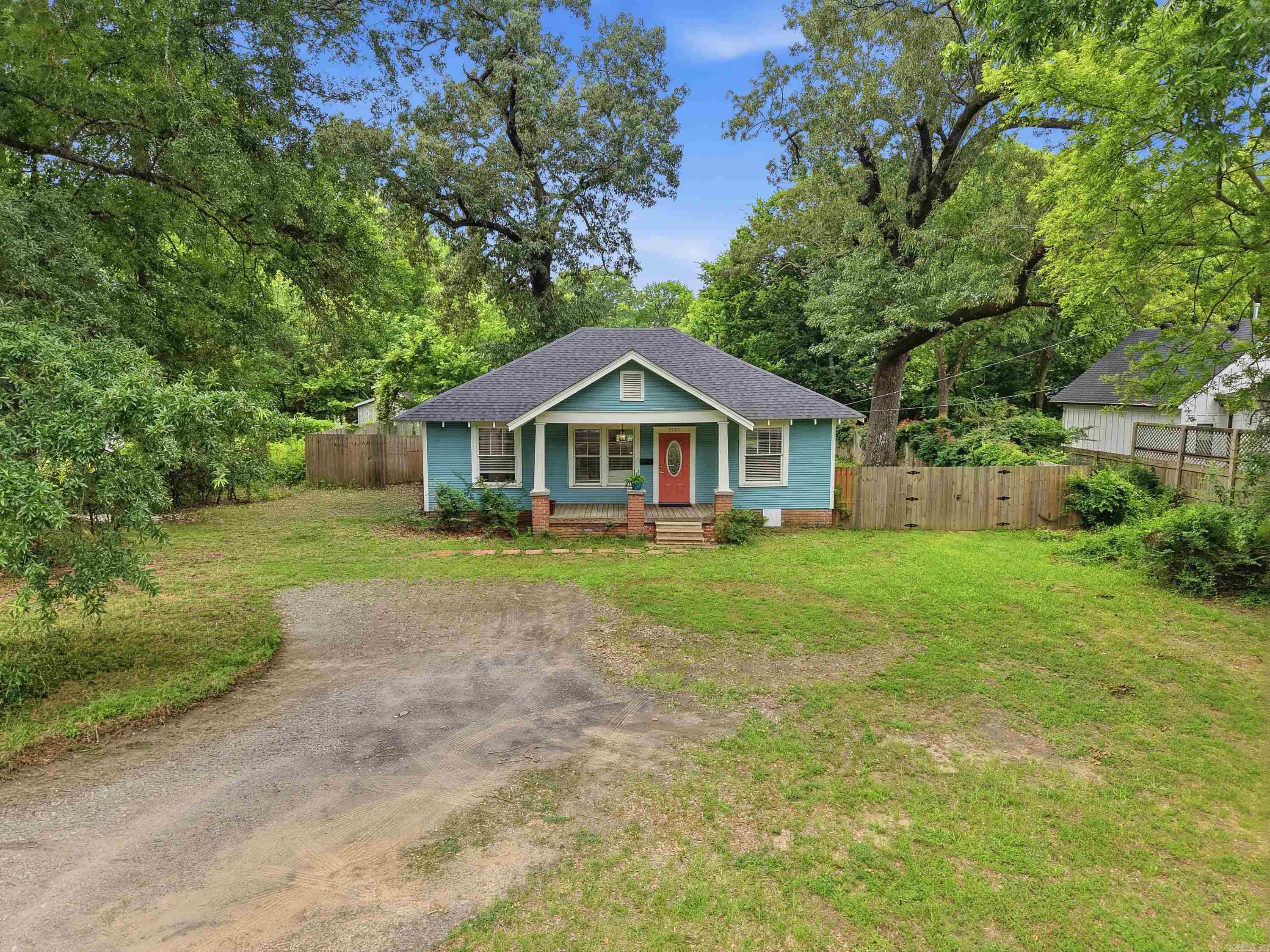 1917 College Avenue Conway, AR 72034