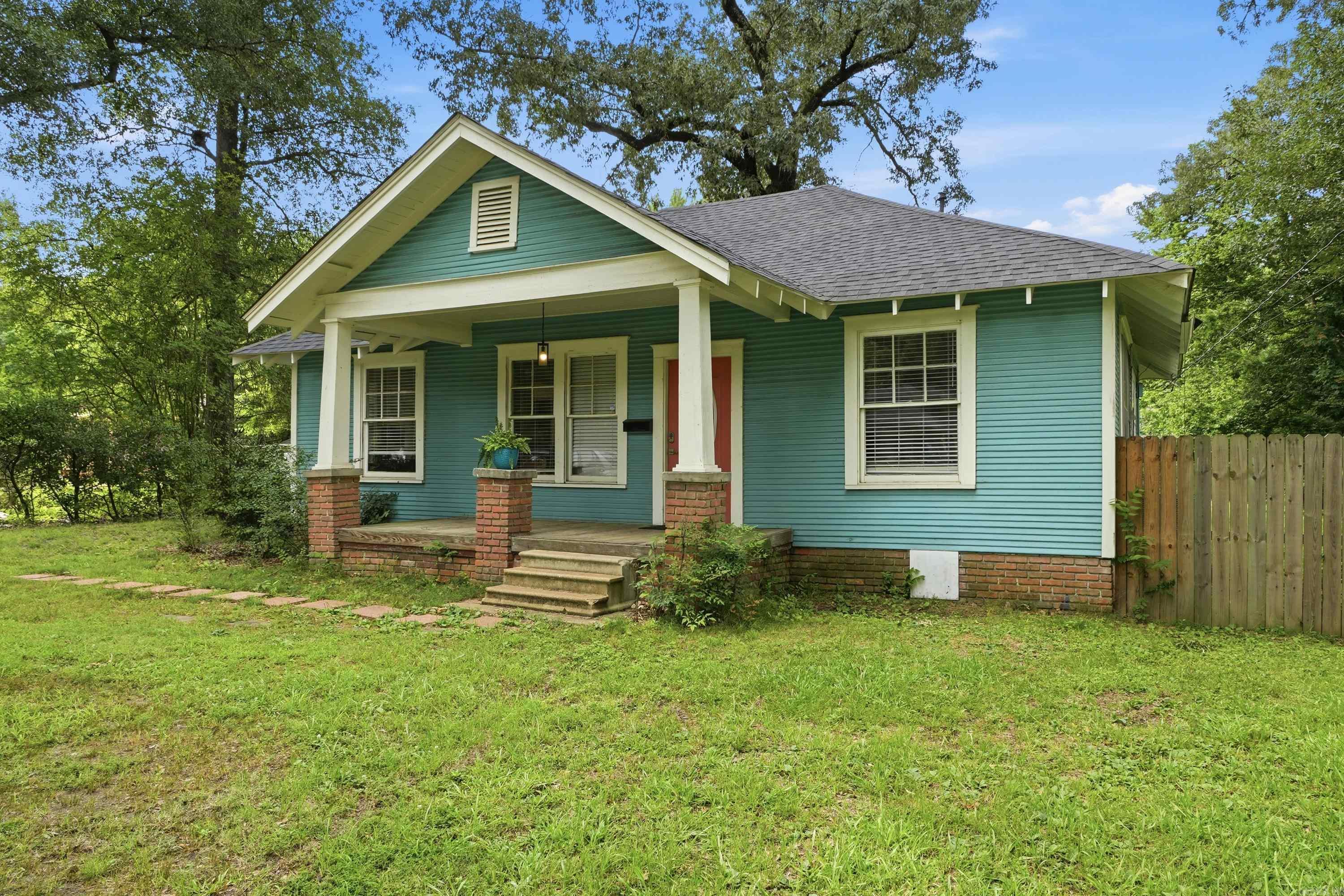 1917 College Avenue Conway, AR 72034