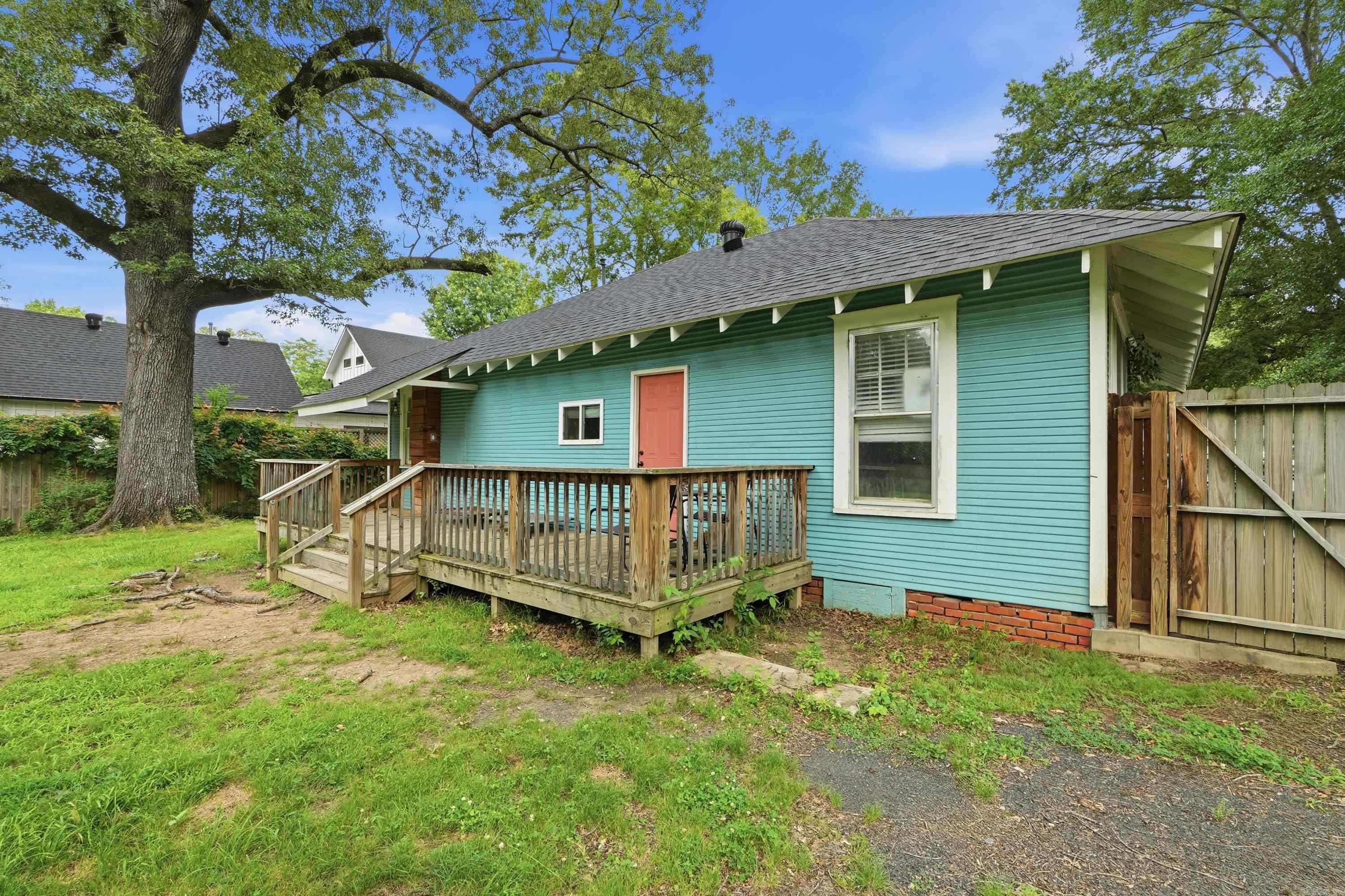 1917 College Avenue Conway, AR 72034