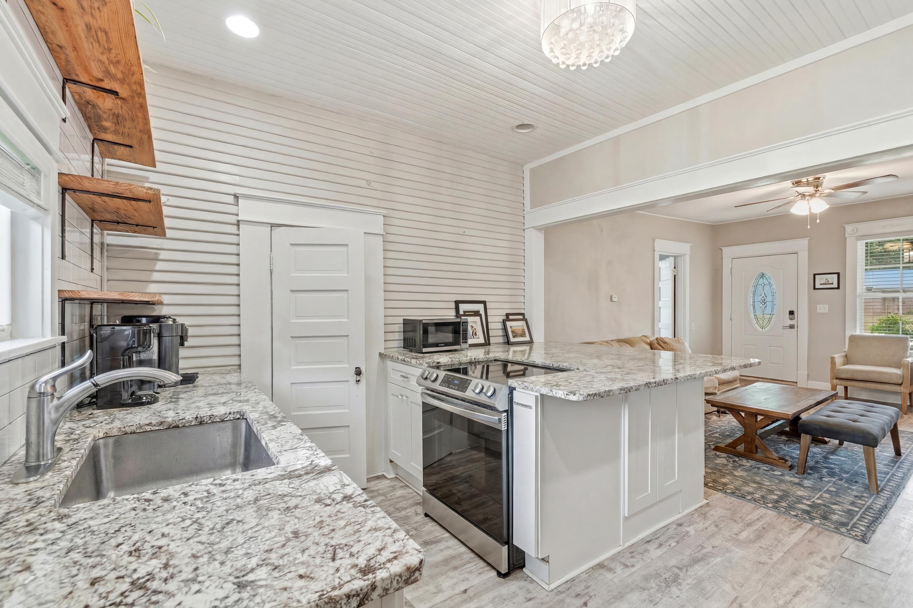 1917 College Avenue Conway, AR 72034