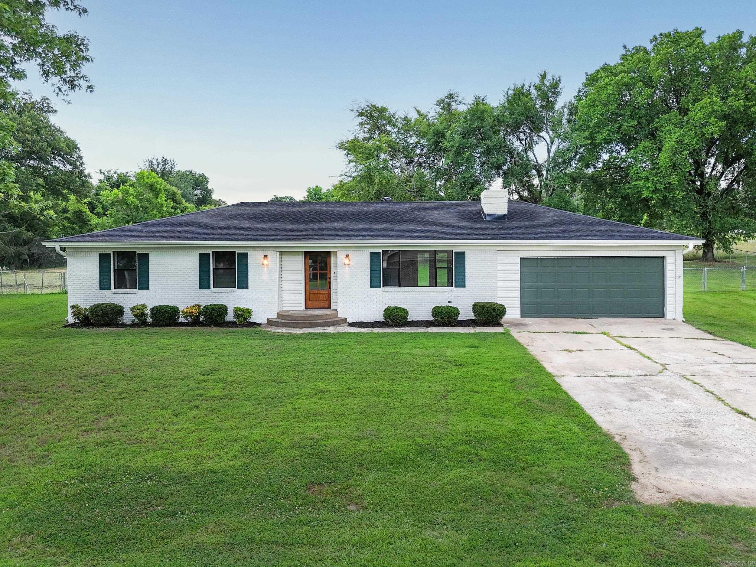 1 Lakeview Cir  Clarksville, AR