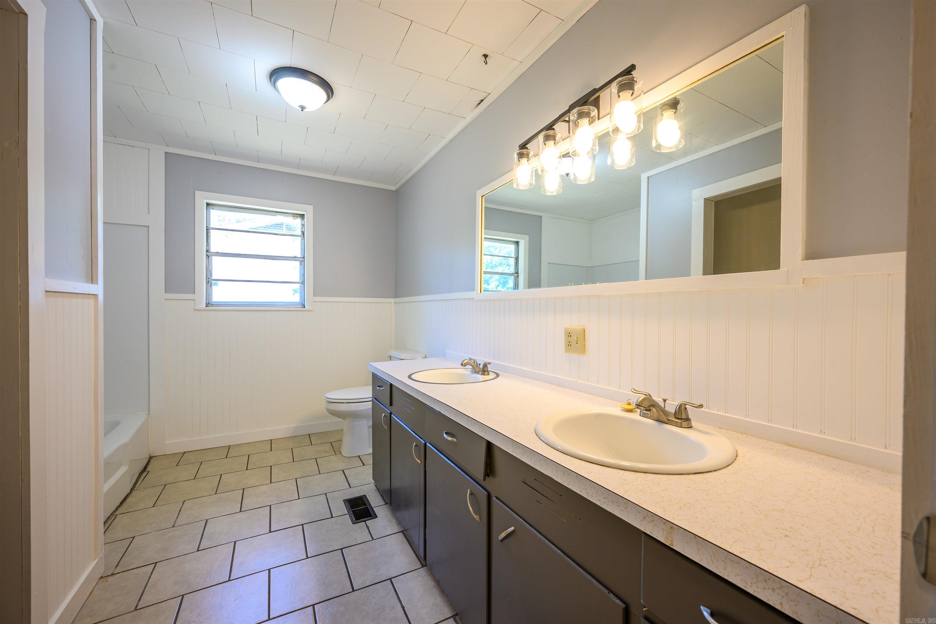 206 Union  Cave City, AR