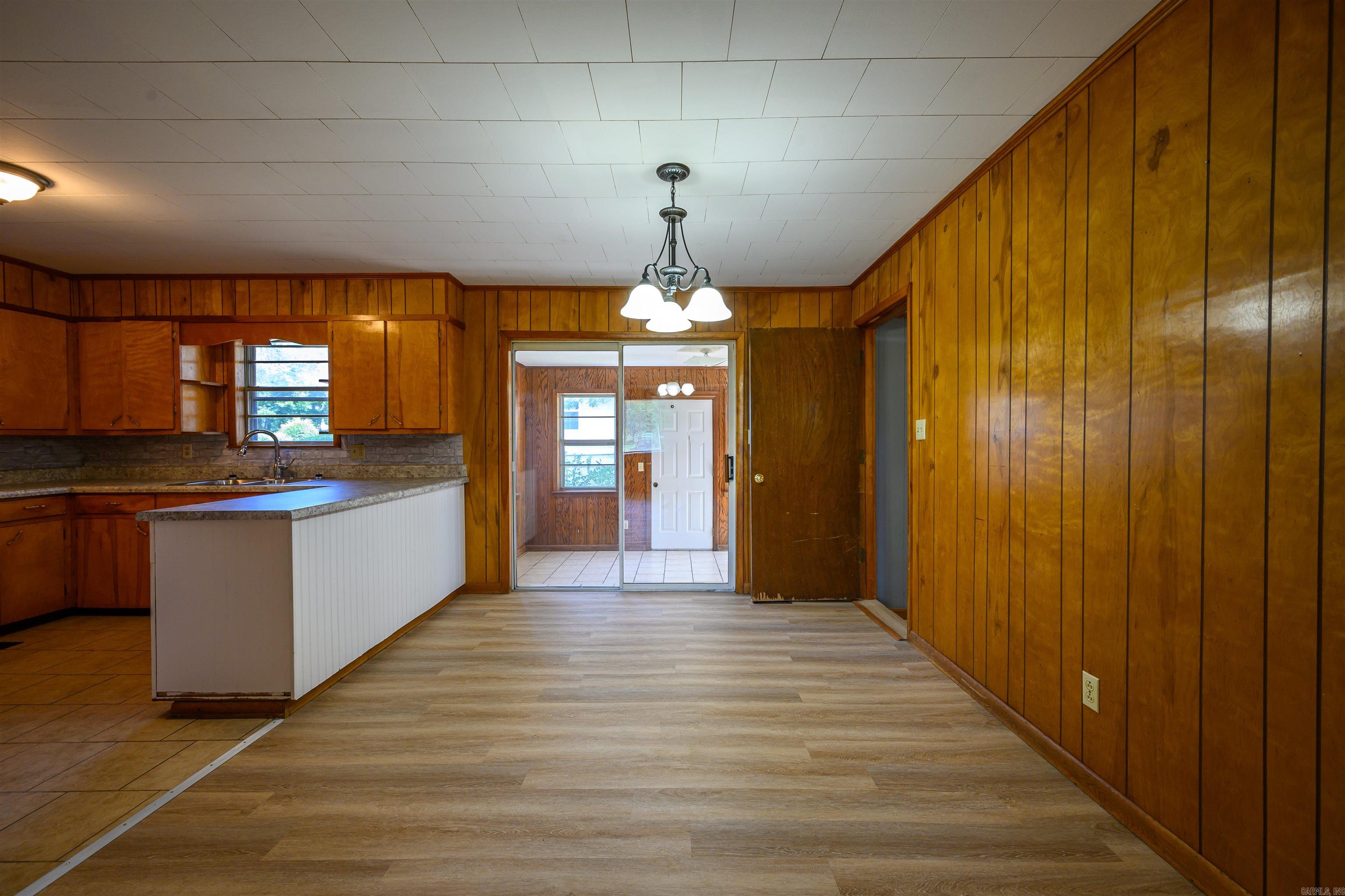 206 Union  Cave City, AR