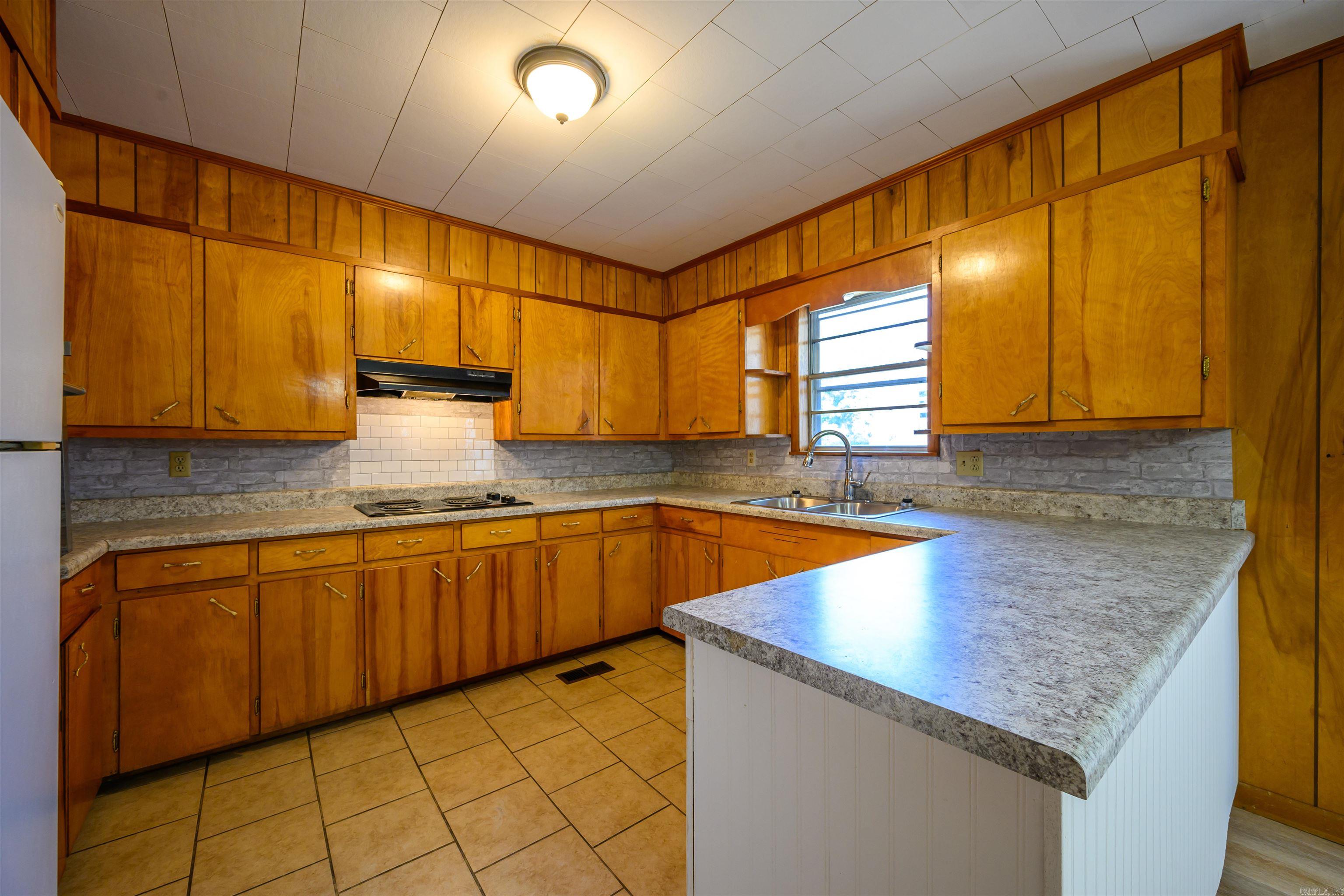 206 Union  Cave City, AR