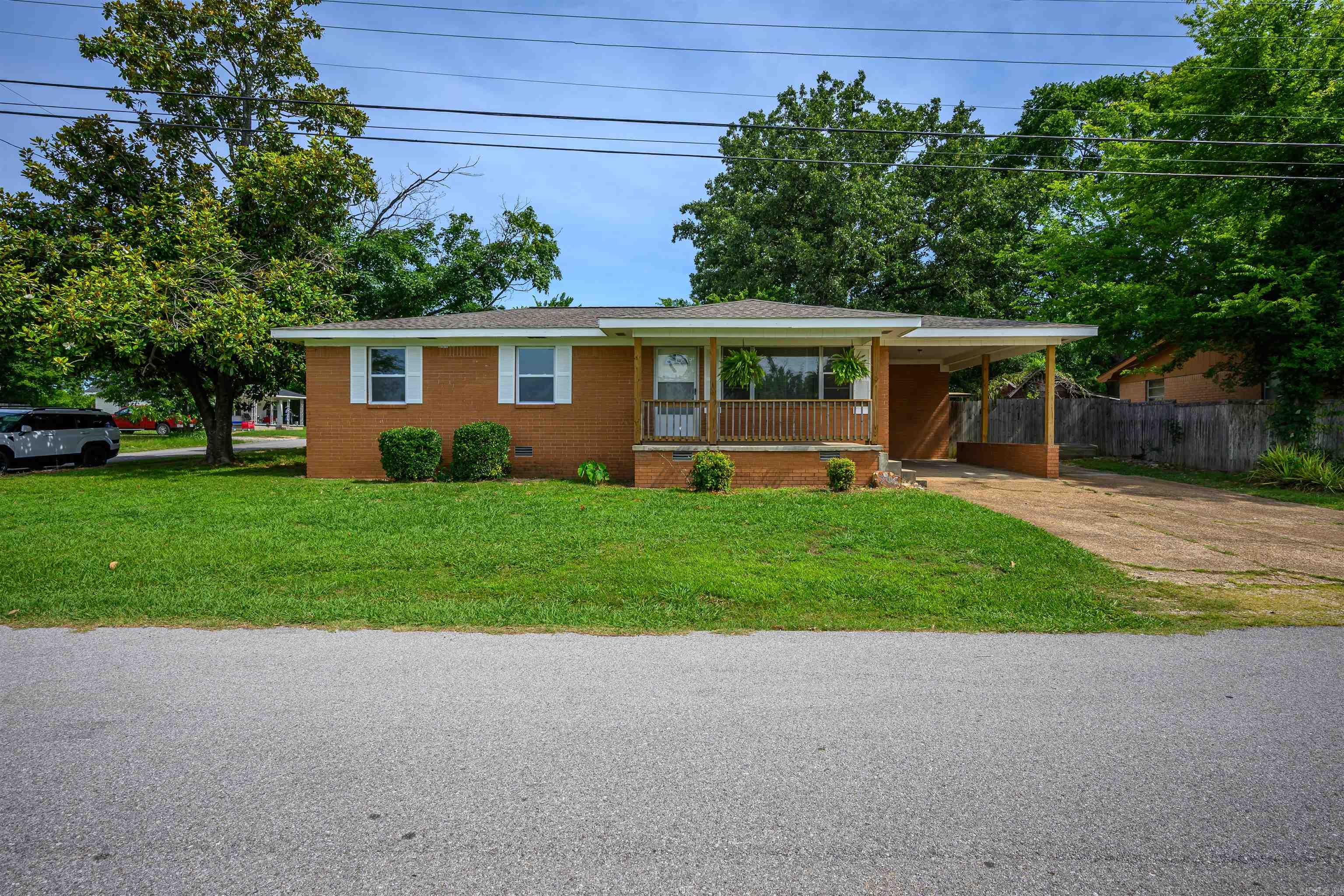 206 Union  Cave City, AR