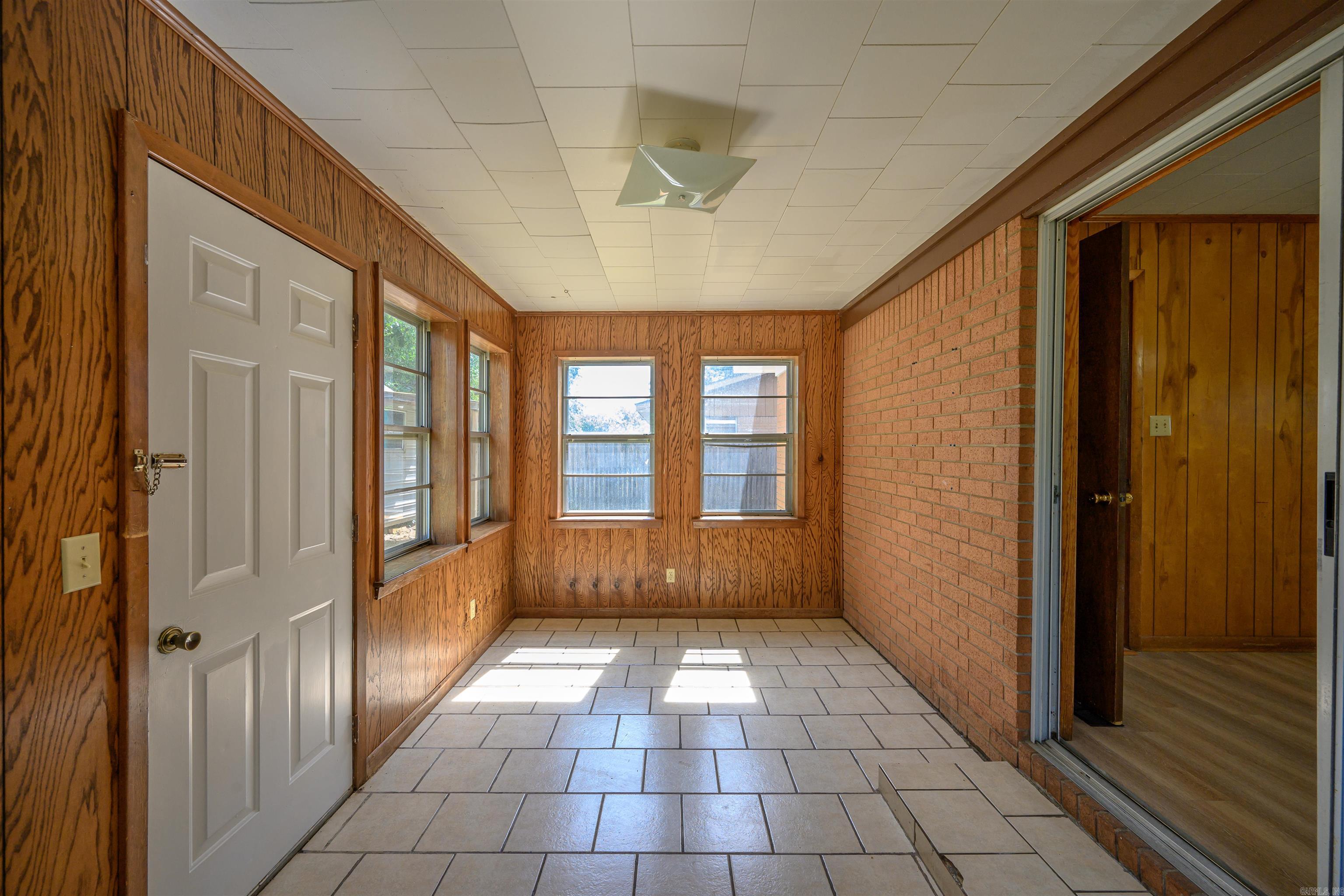 206 Union  Cave City, AR