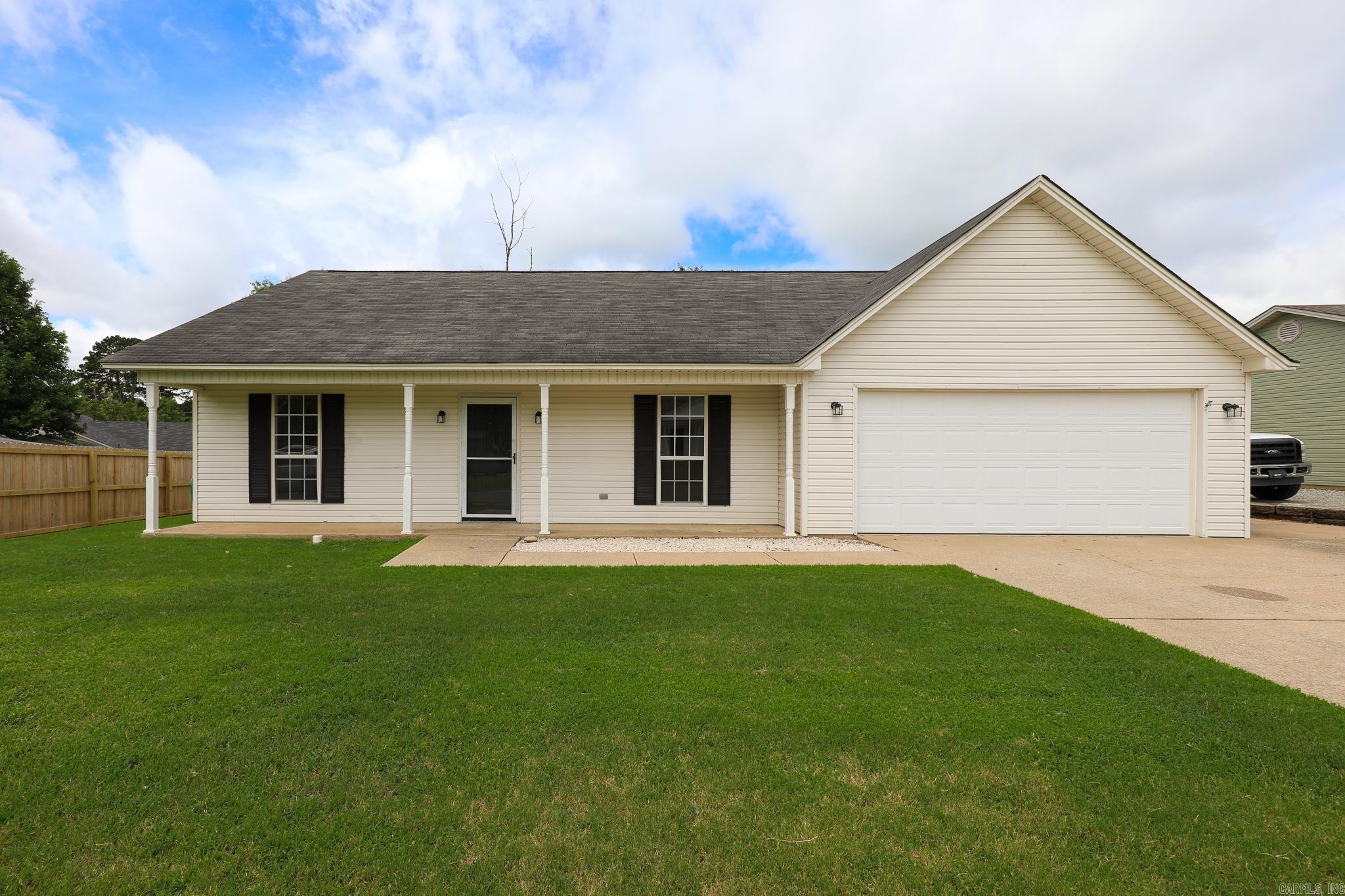 202 Hunters Run Dr  Haskell, AR