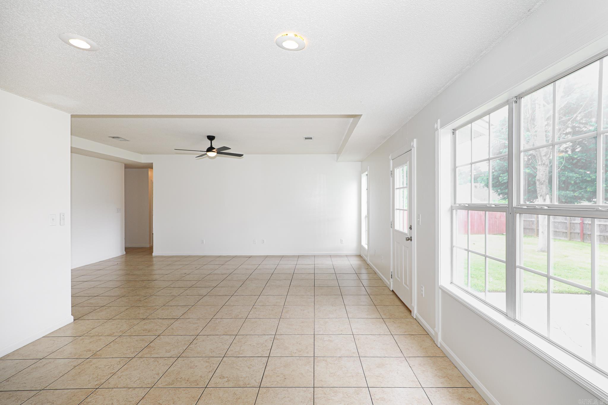 202 Hunters Run Dr  Haskell, AR