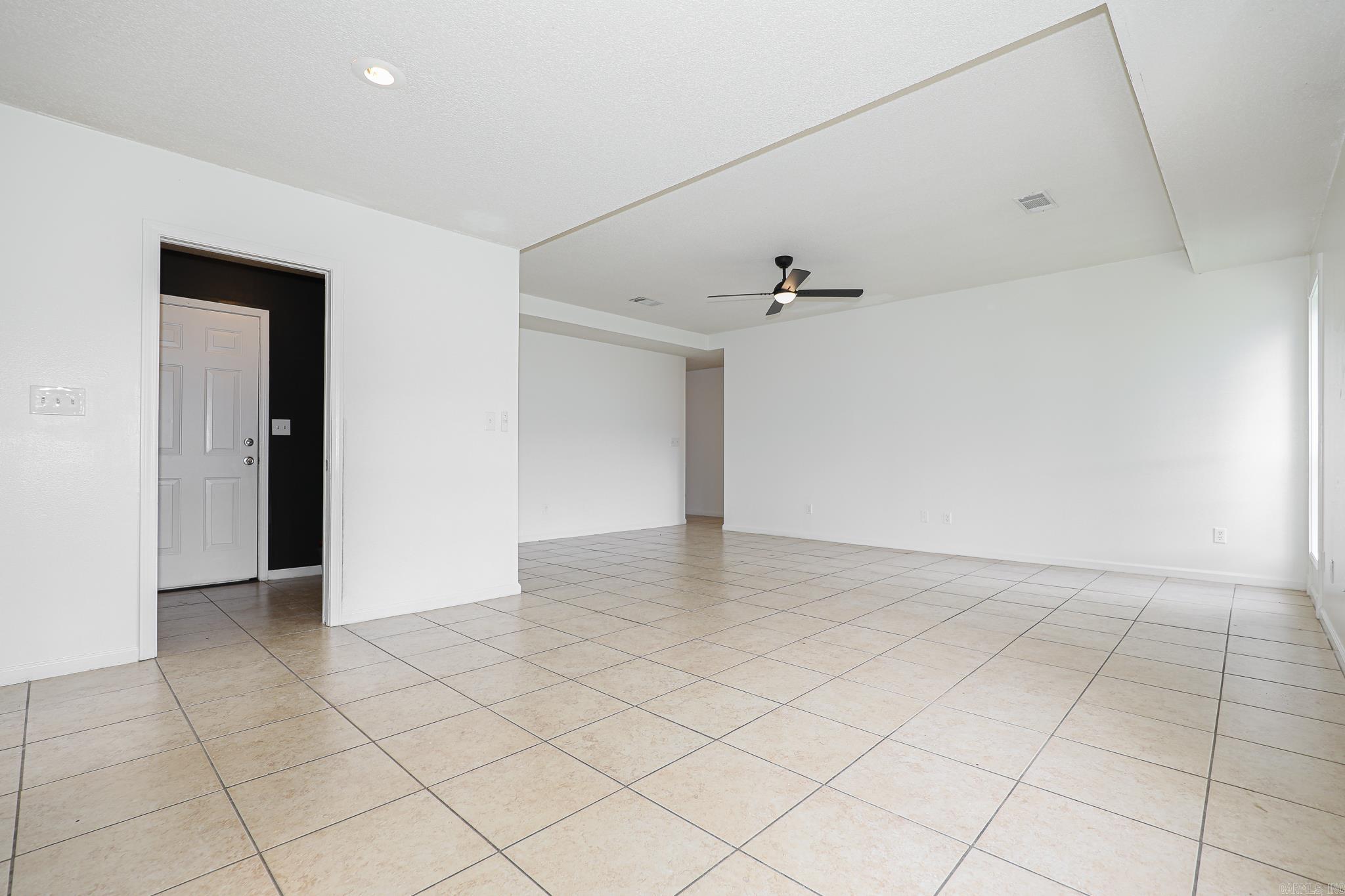 202 Hunters Run Dr  Haskell, AR
