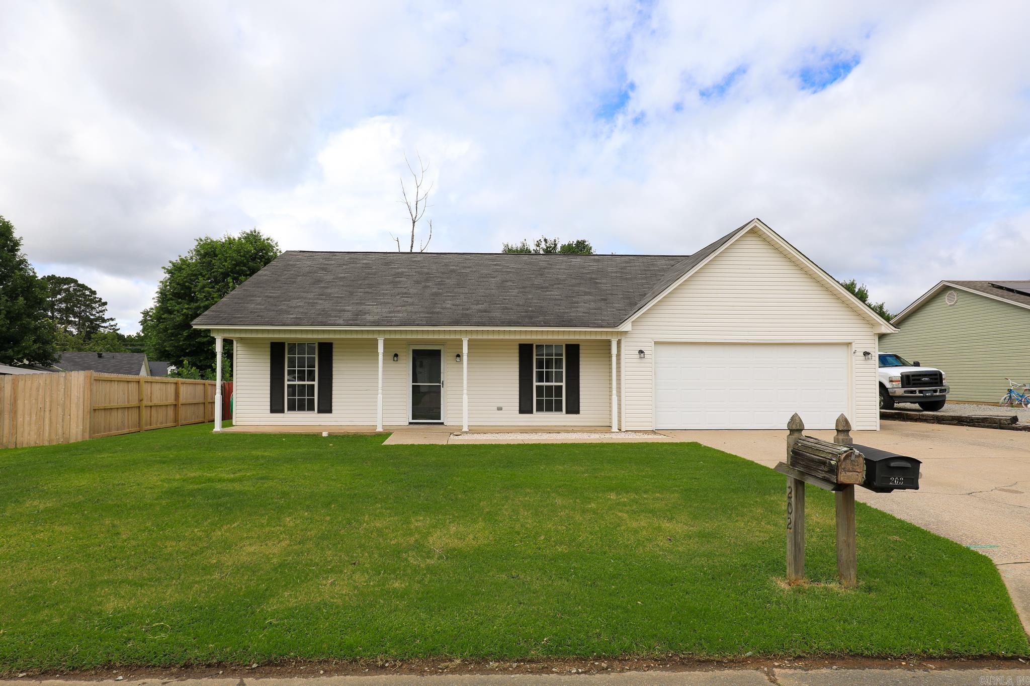 202 Hunters Run Dr  Haskell, AR
