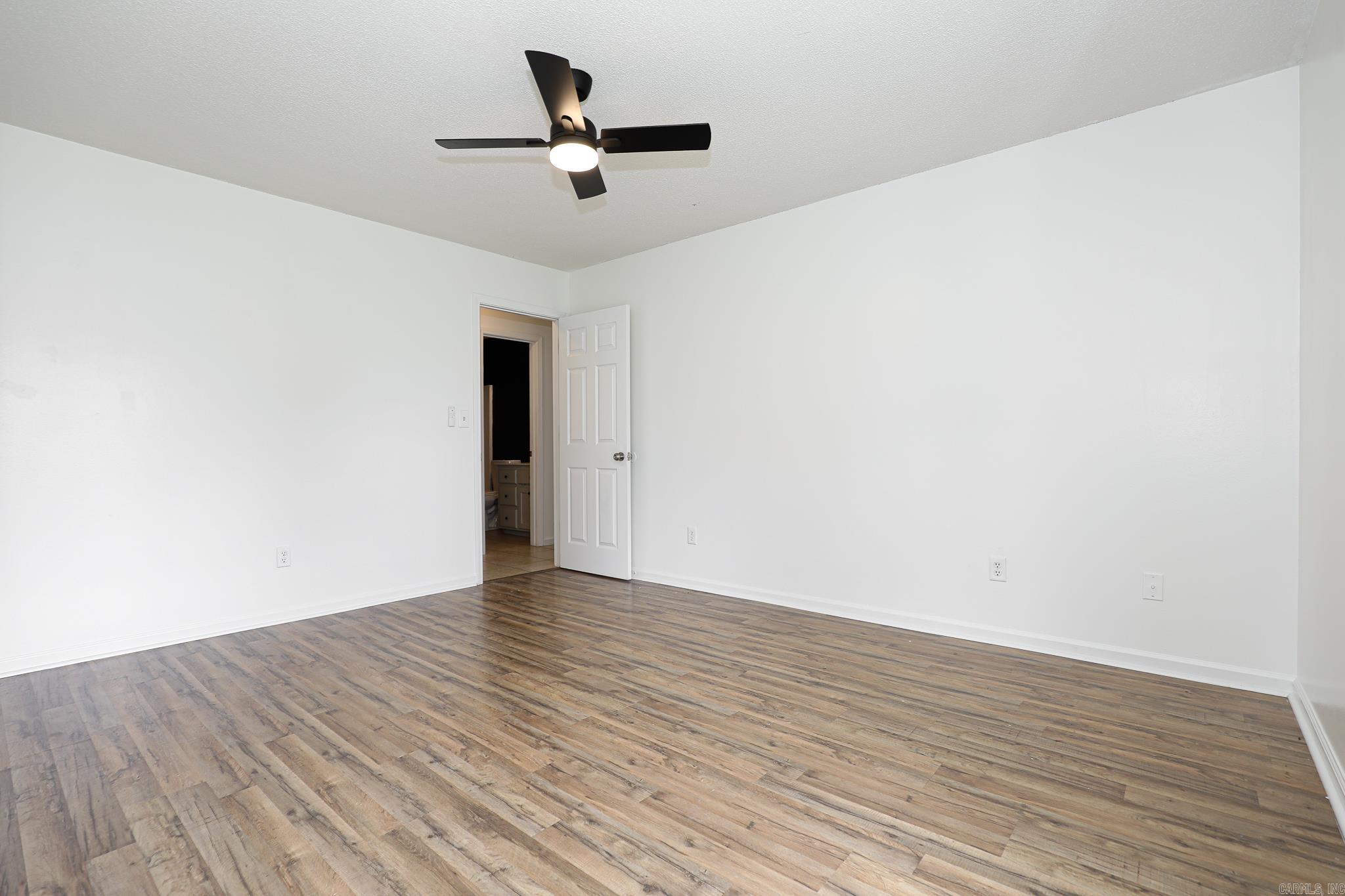 202 Hunters Run Dr  Haskell, AR