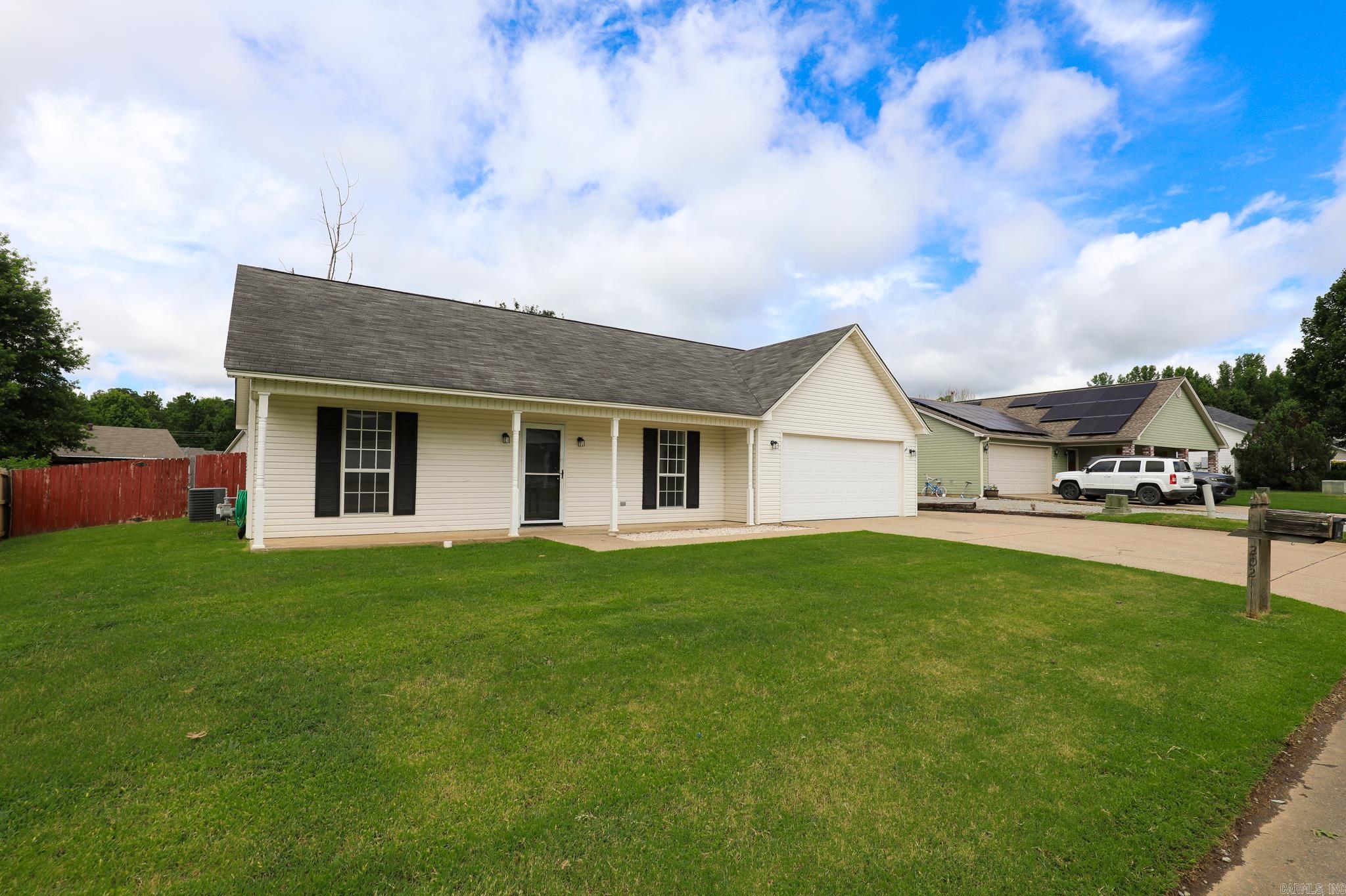 202 Hunters Run Dr  Haskell, AR