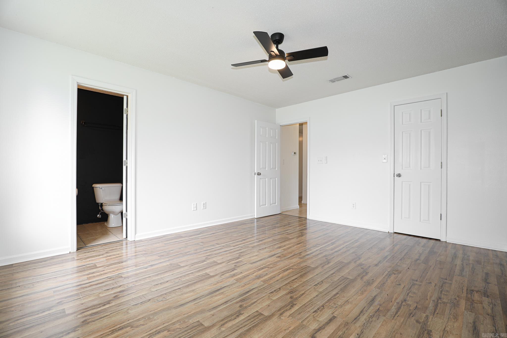 202 Hunters Run Dr  Haskell, AR