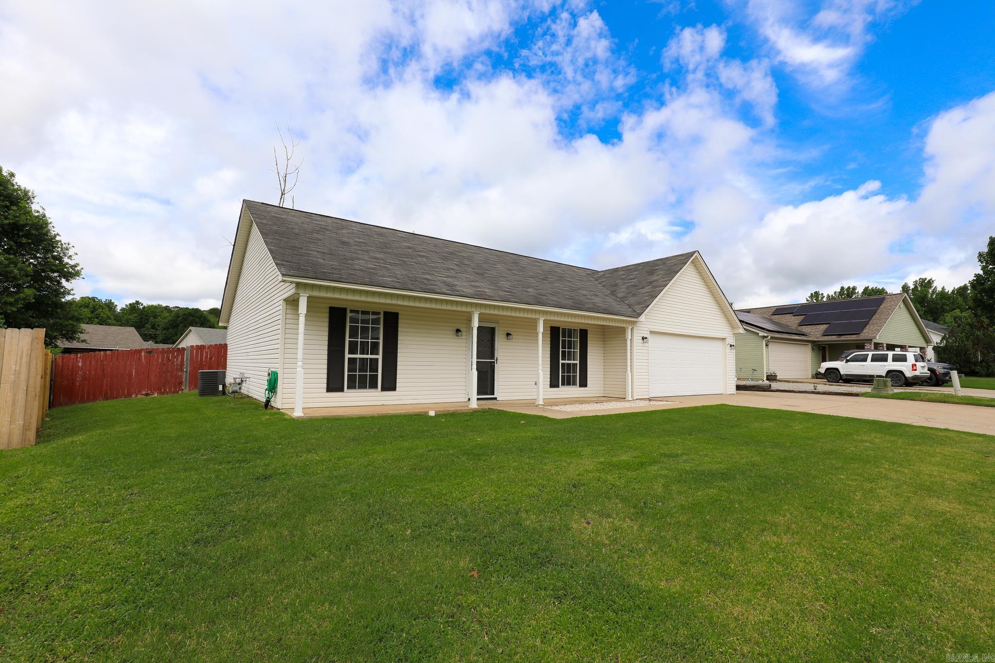202 Hunters Run Dr  Haskell, AR