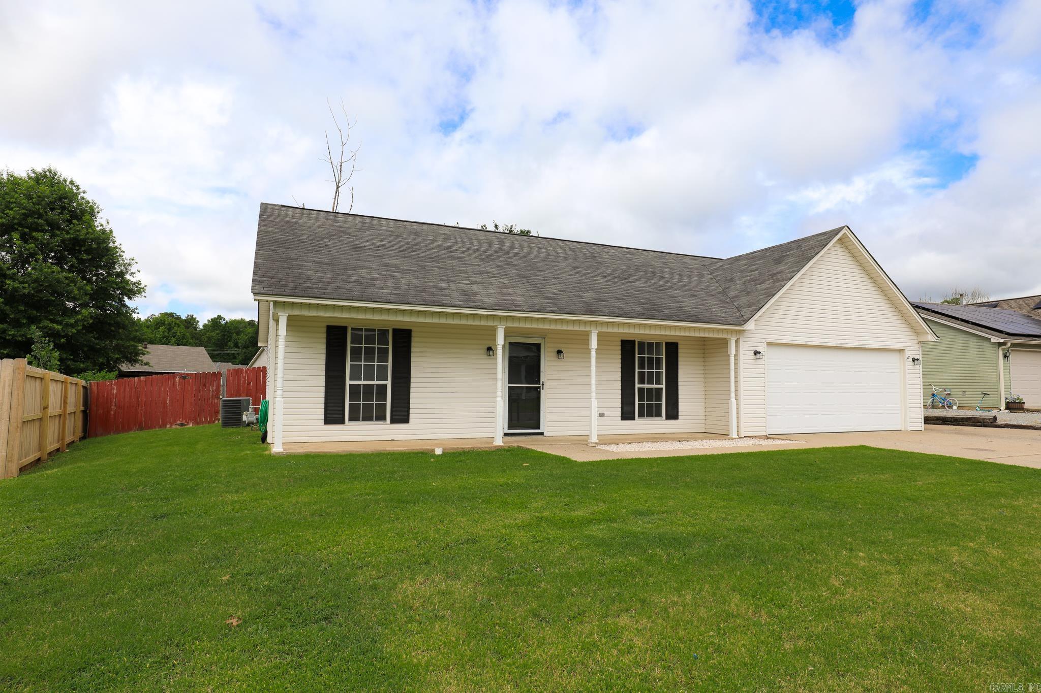 202 Hunters Run Dr  Haskell, AR