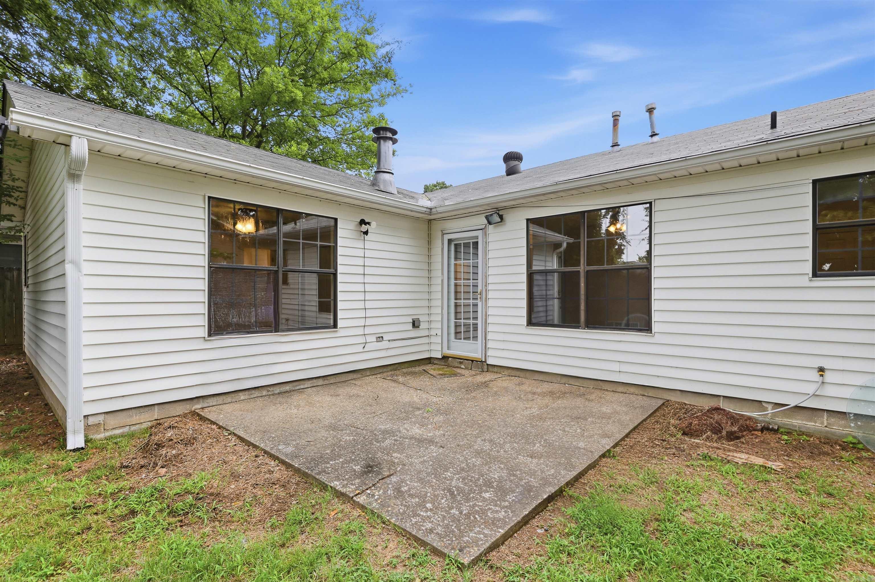 14 Newcomb  Little Rock, AR