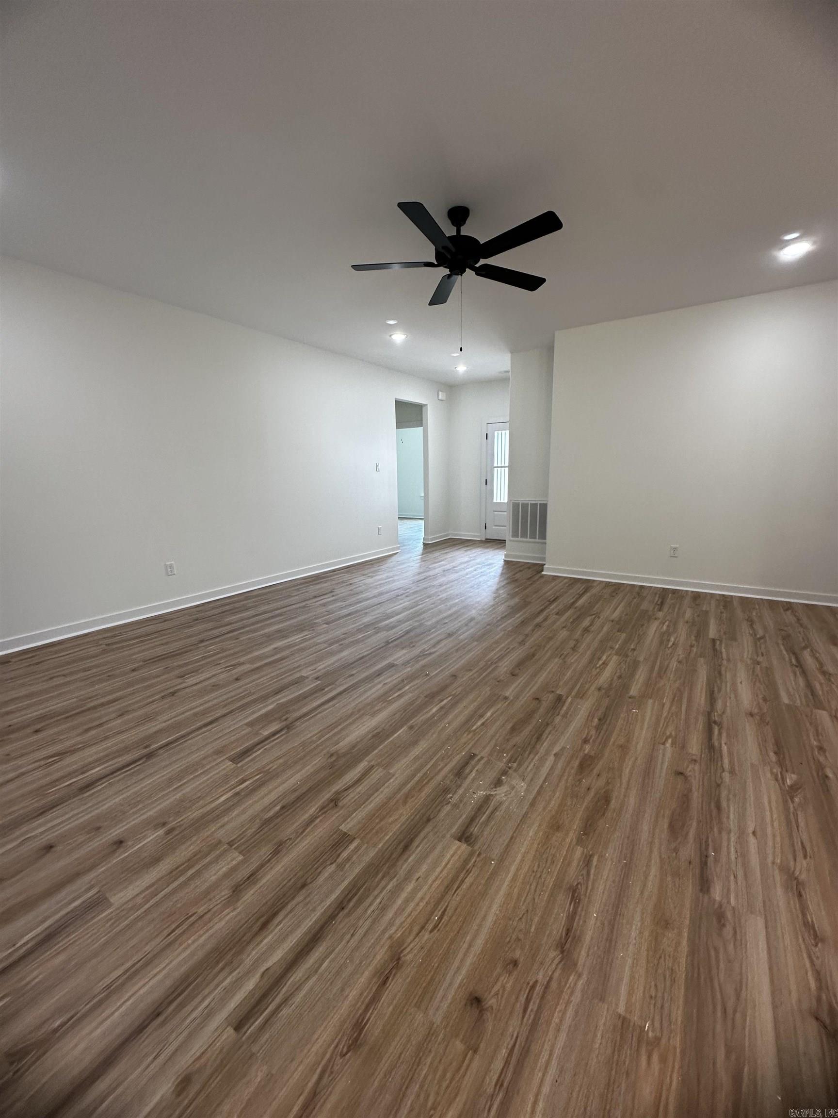126 Everest Street — photo 4
