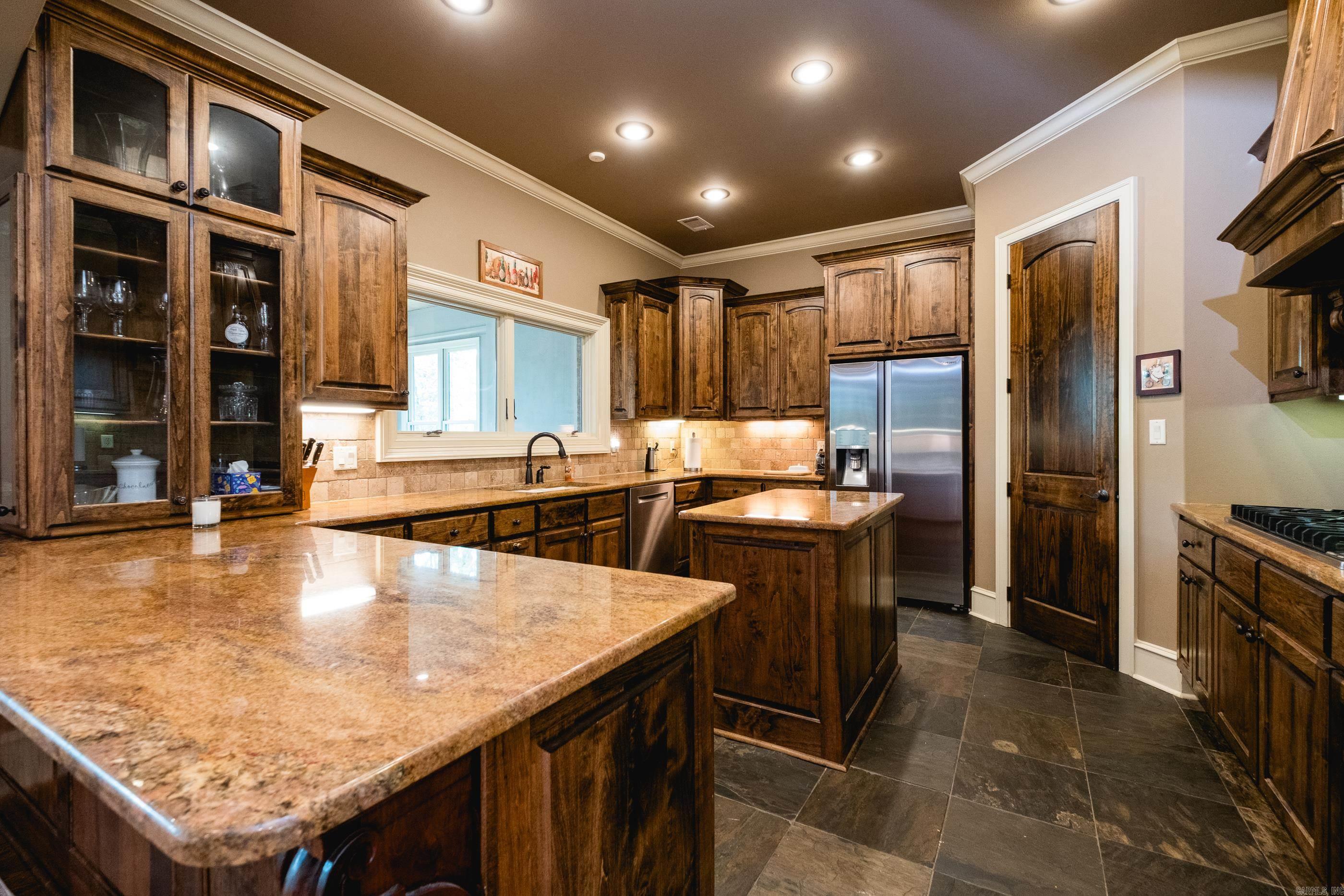 21201 Valley View  Roland, AR