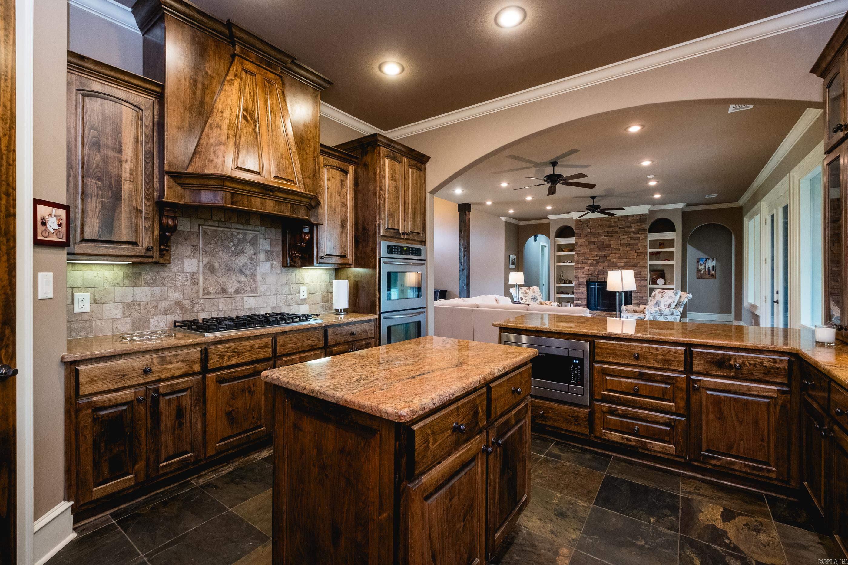 21201 Valley View  Roland, AR