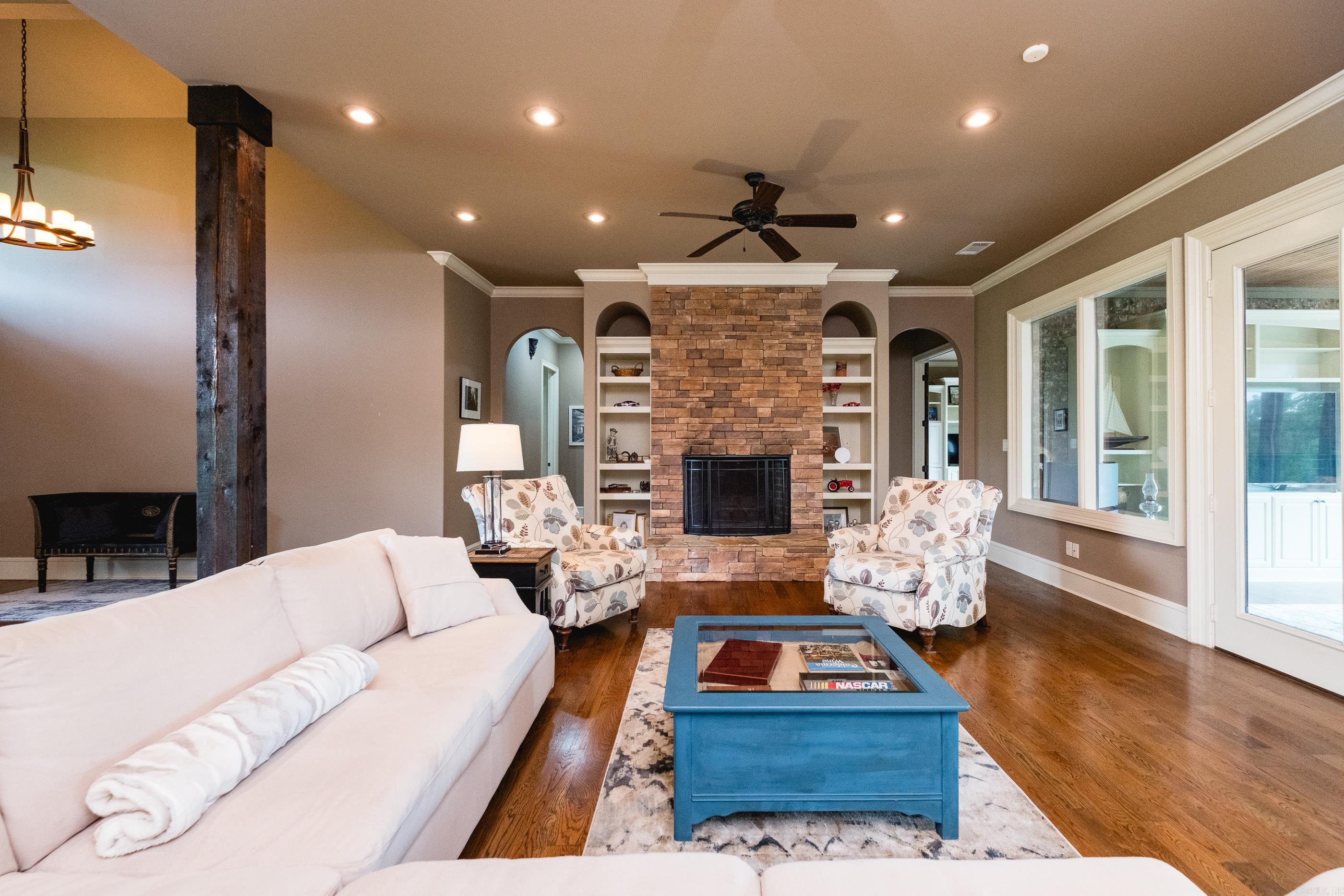 21201 Valley View  Roland, AR
