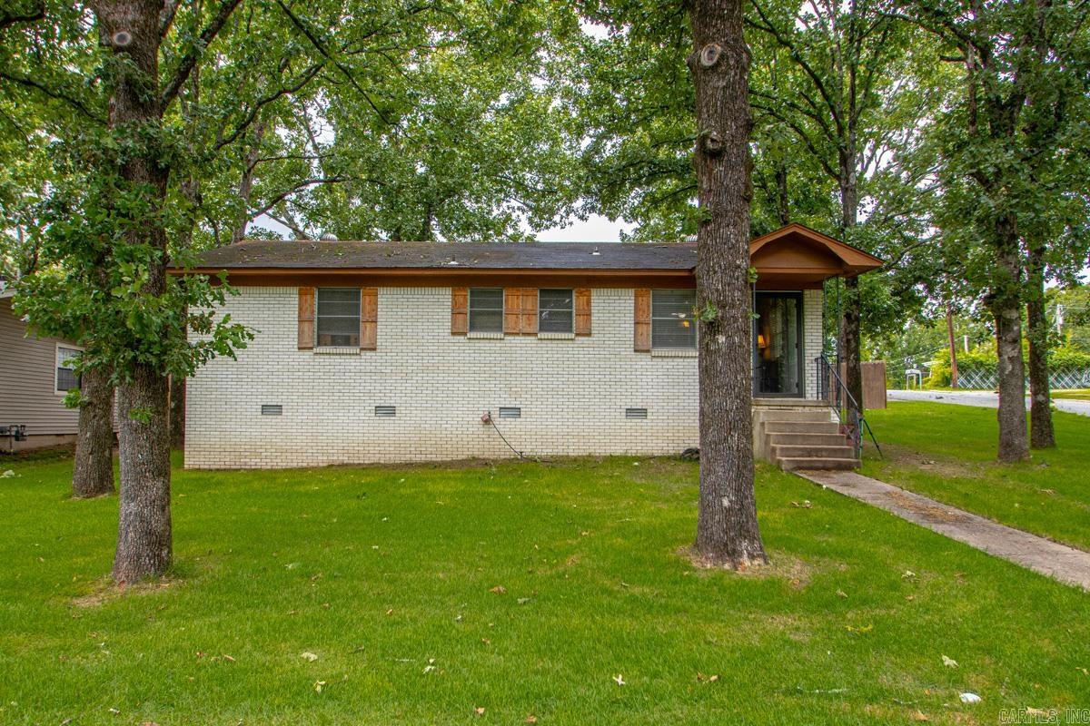 8909 Holiday Dr  Sherwood, AR