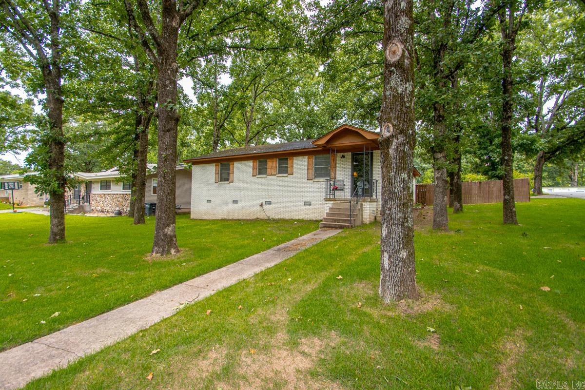 8909 Holiday Dr  Sherwood, AR