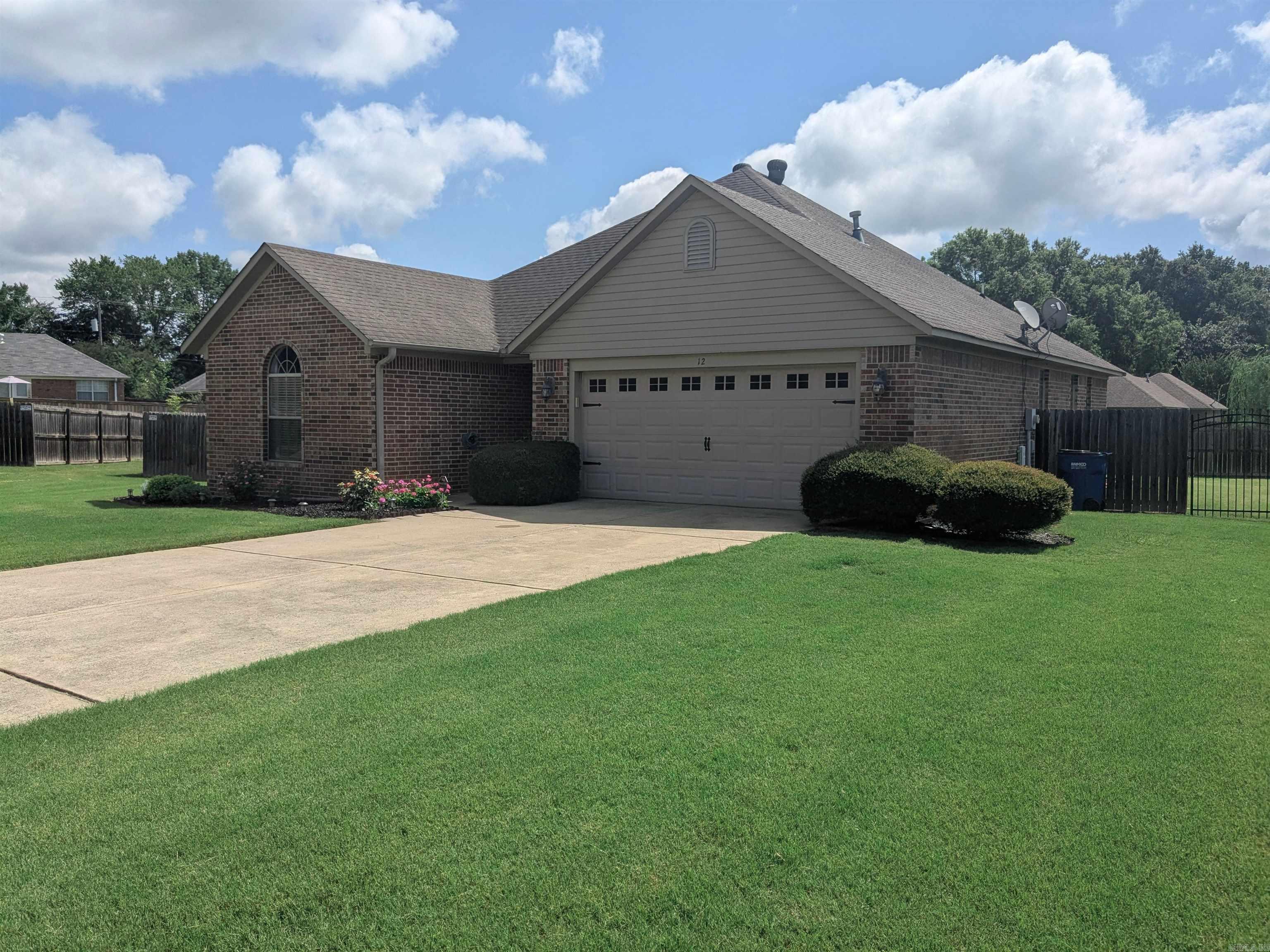 12 Sarah  Greenbrier, AR
