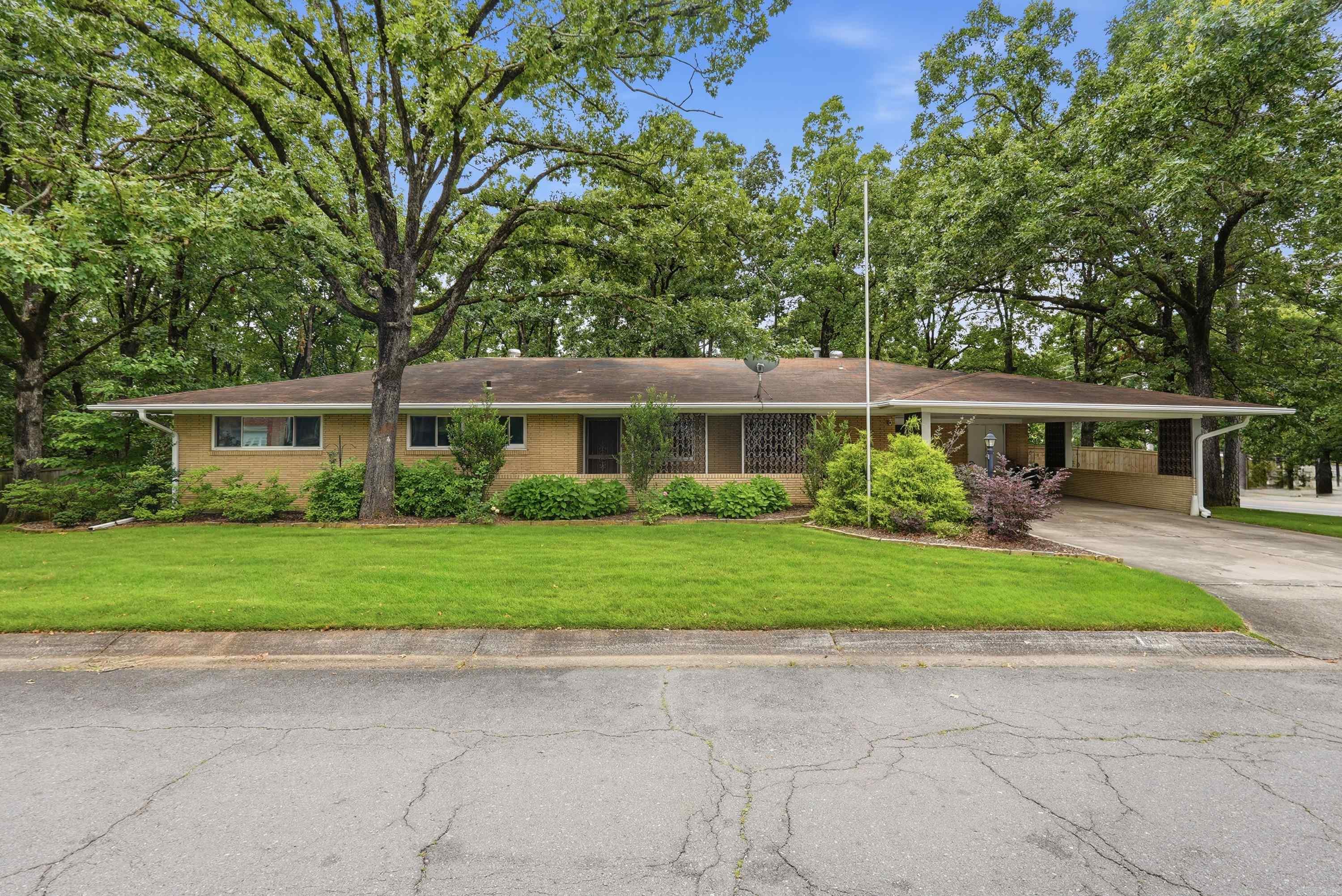 7511 L  Little Rock, AR