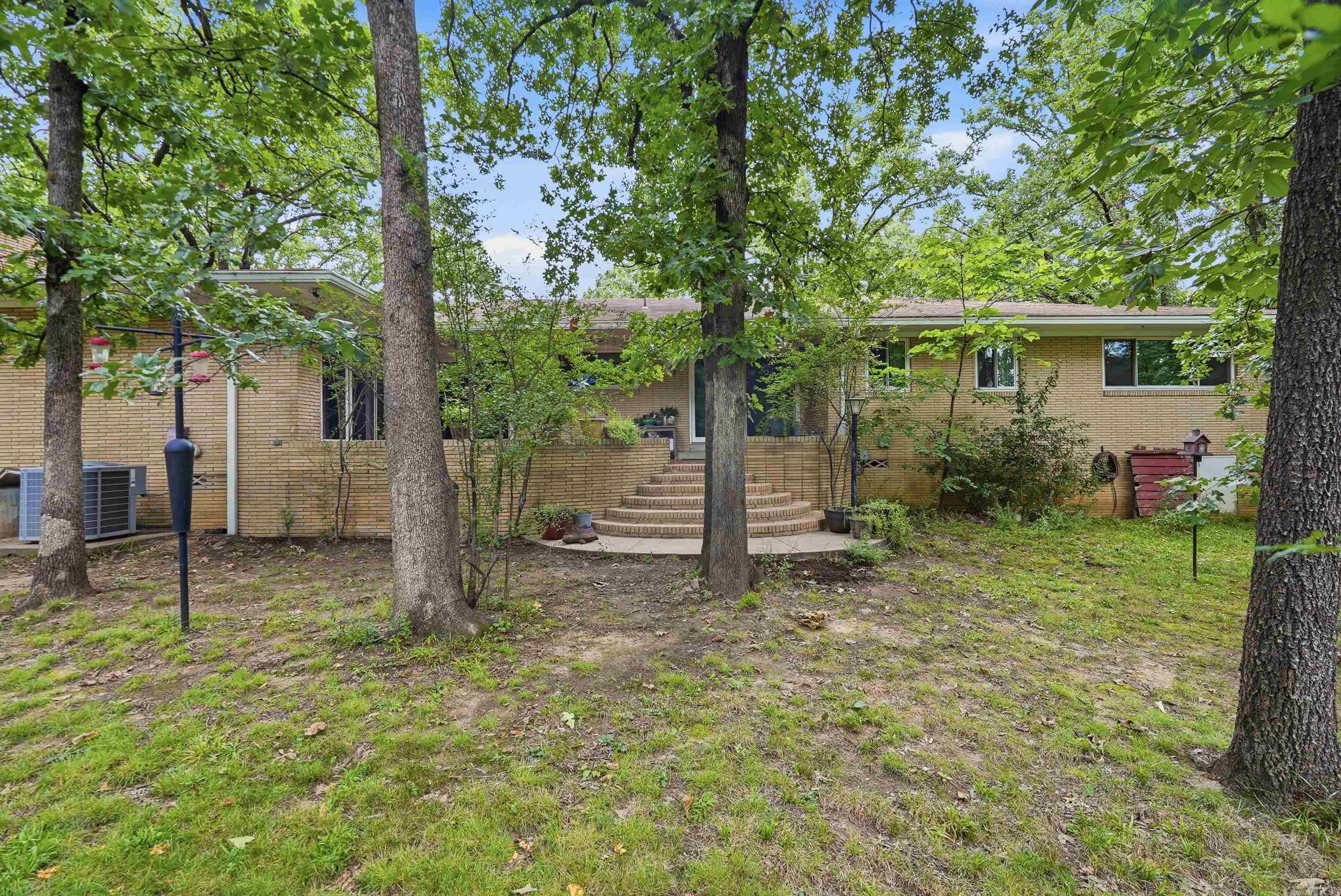 7511 L  Little Rock, AR