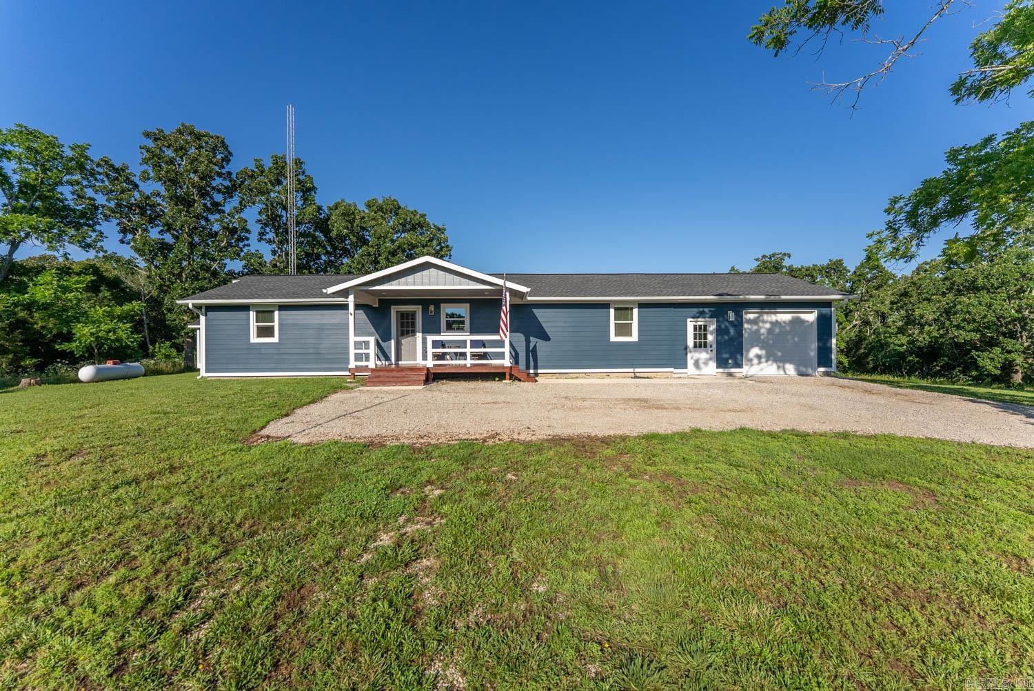 3338 County Road 322  Koshkonong, MO