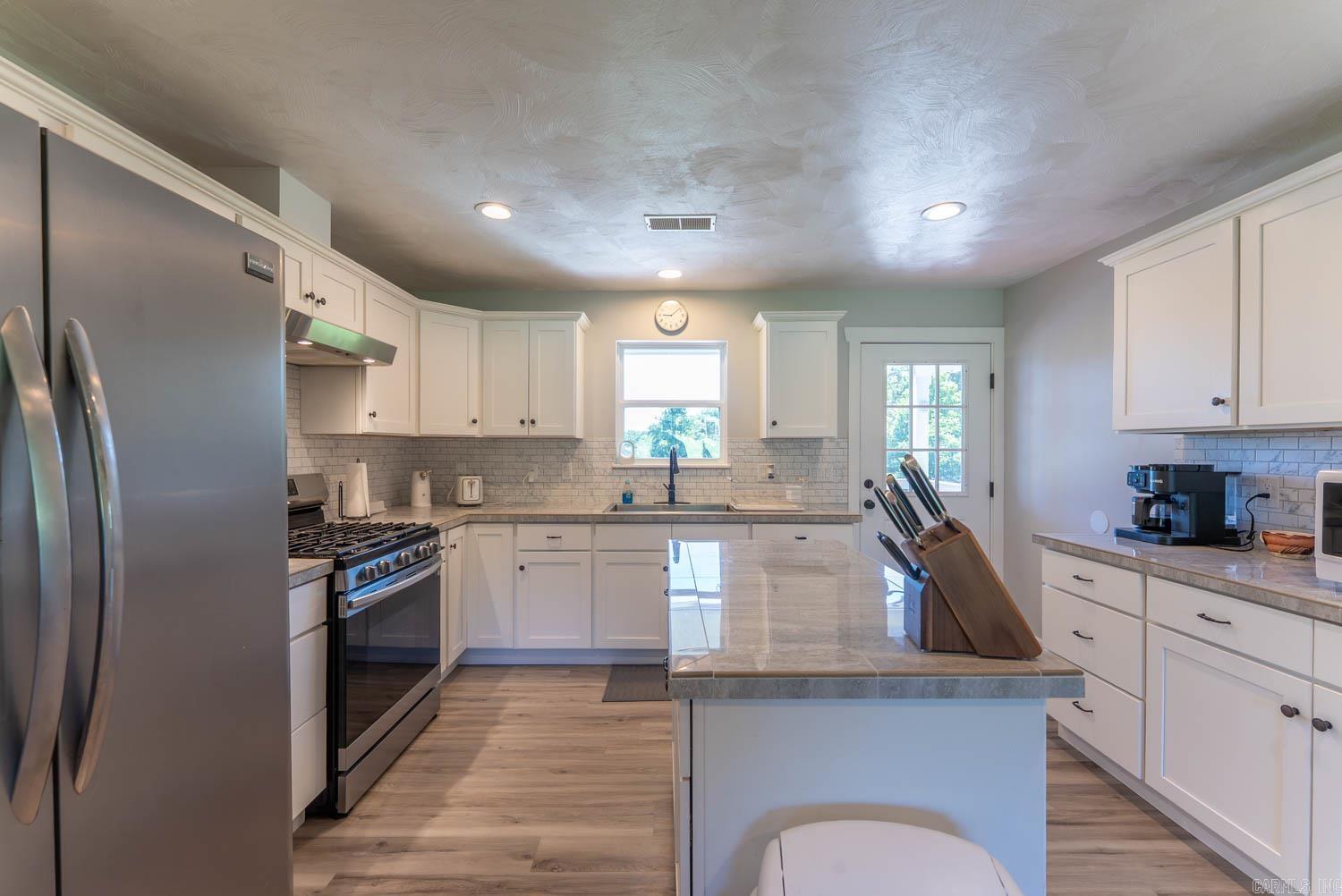 3338 County Road 322  Koshkonong, MO
