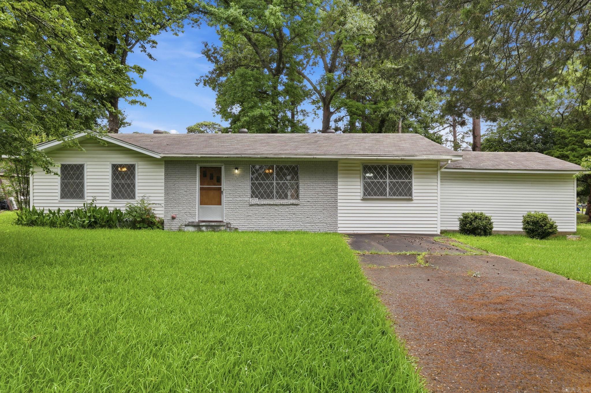 2515 N LAKEVIEW  Benton, AR