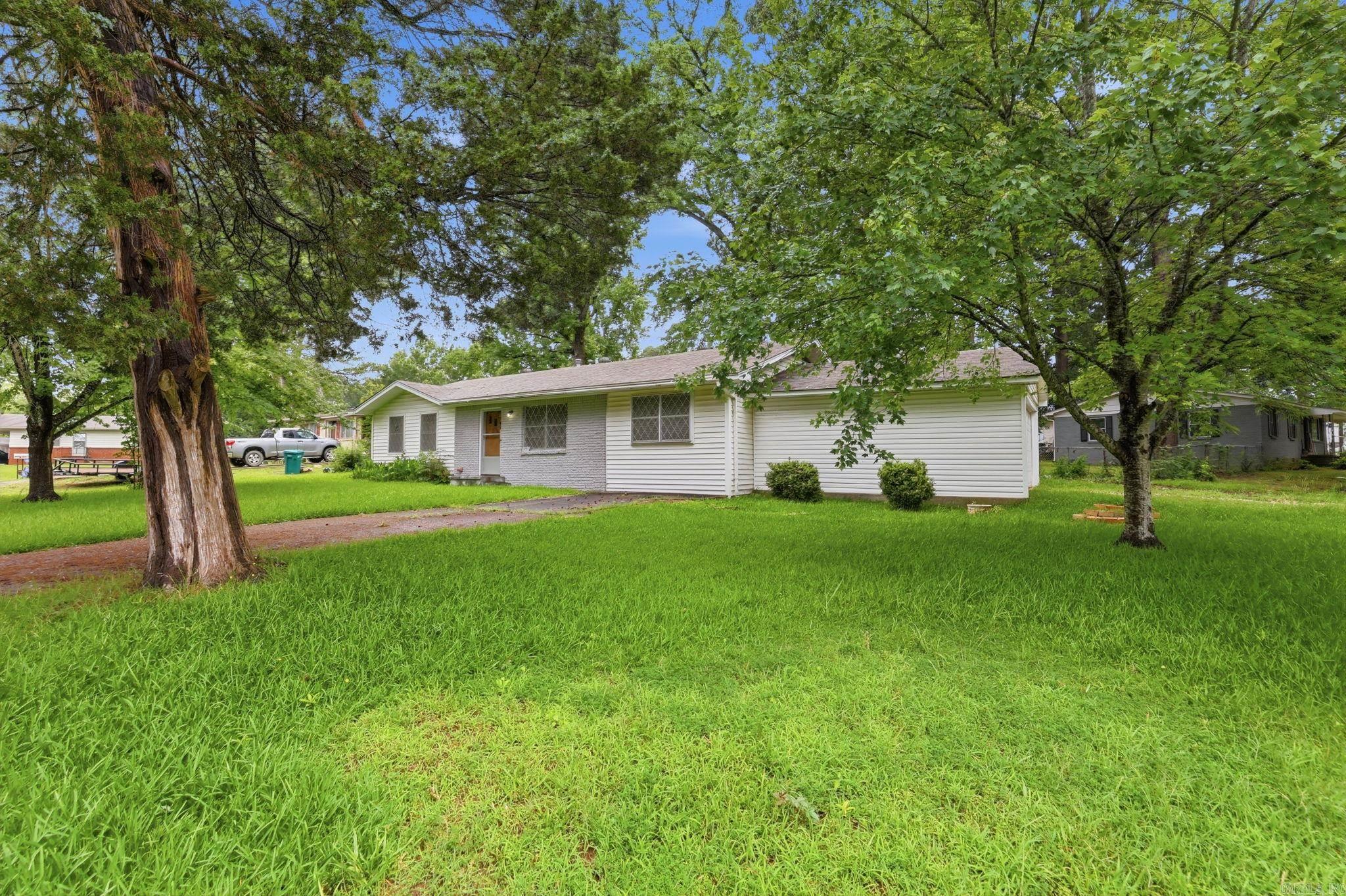 2515 N LAKEVIEW  Benton, AR