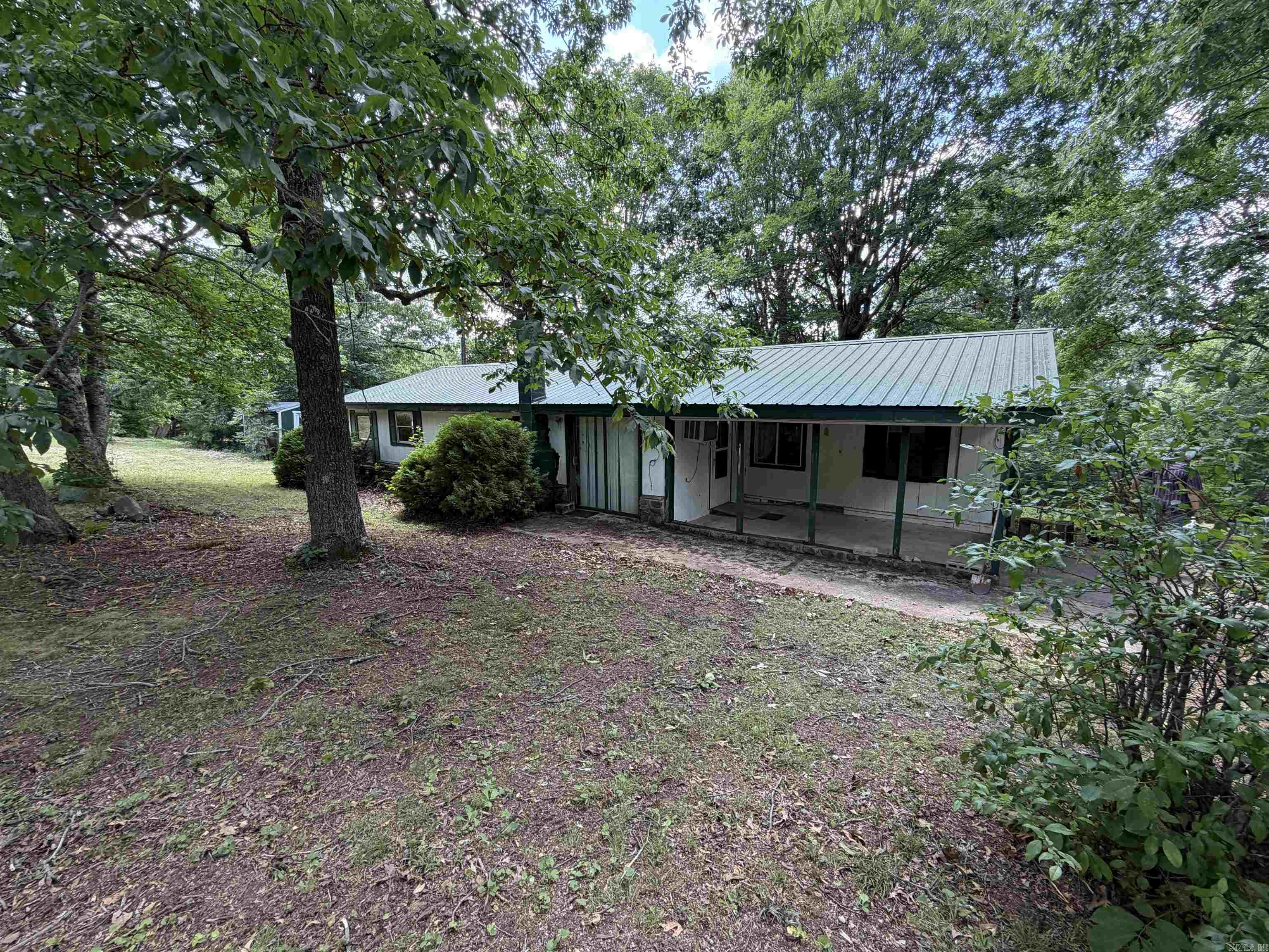 1300 HC 33  Compton, AR